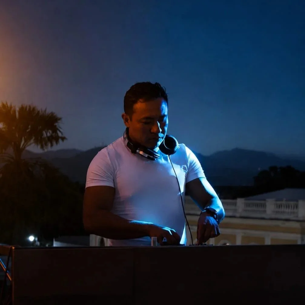 Rooftop Sessions 