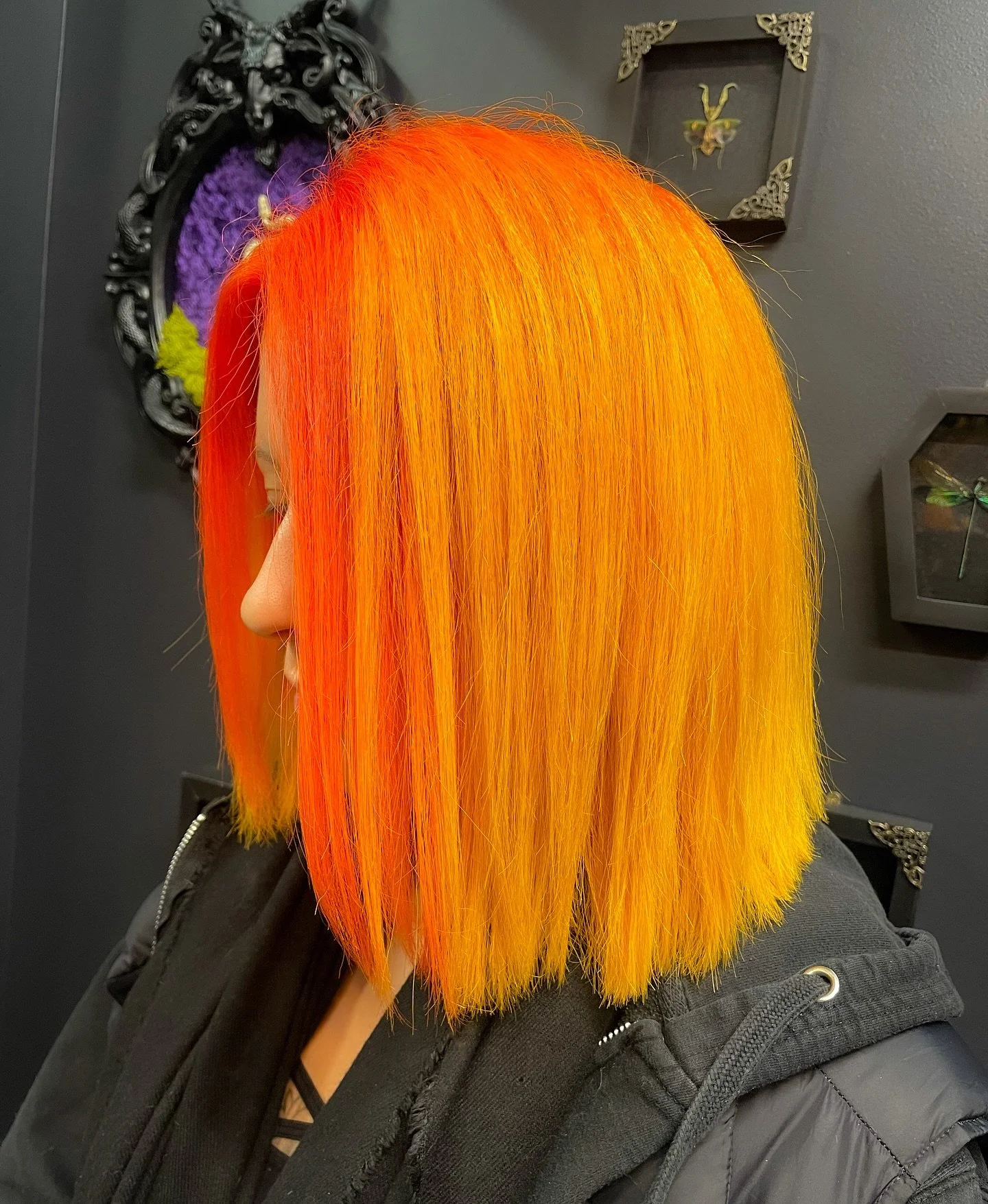 It&rsquo;s been a minute since I&rsquo;ve posted . Here&rsquo;s my most recent color creation using @pulpriot in shade satire for the yellow and @pravana in shade flame 🔥 for their orange roots and money piece . 

#colorblockhair #yellowhair #orange