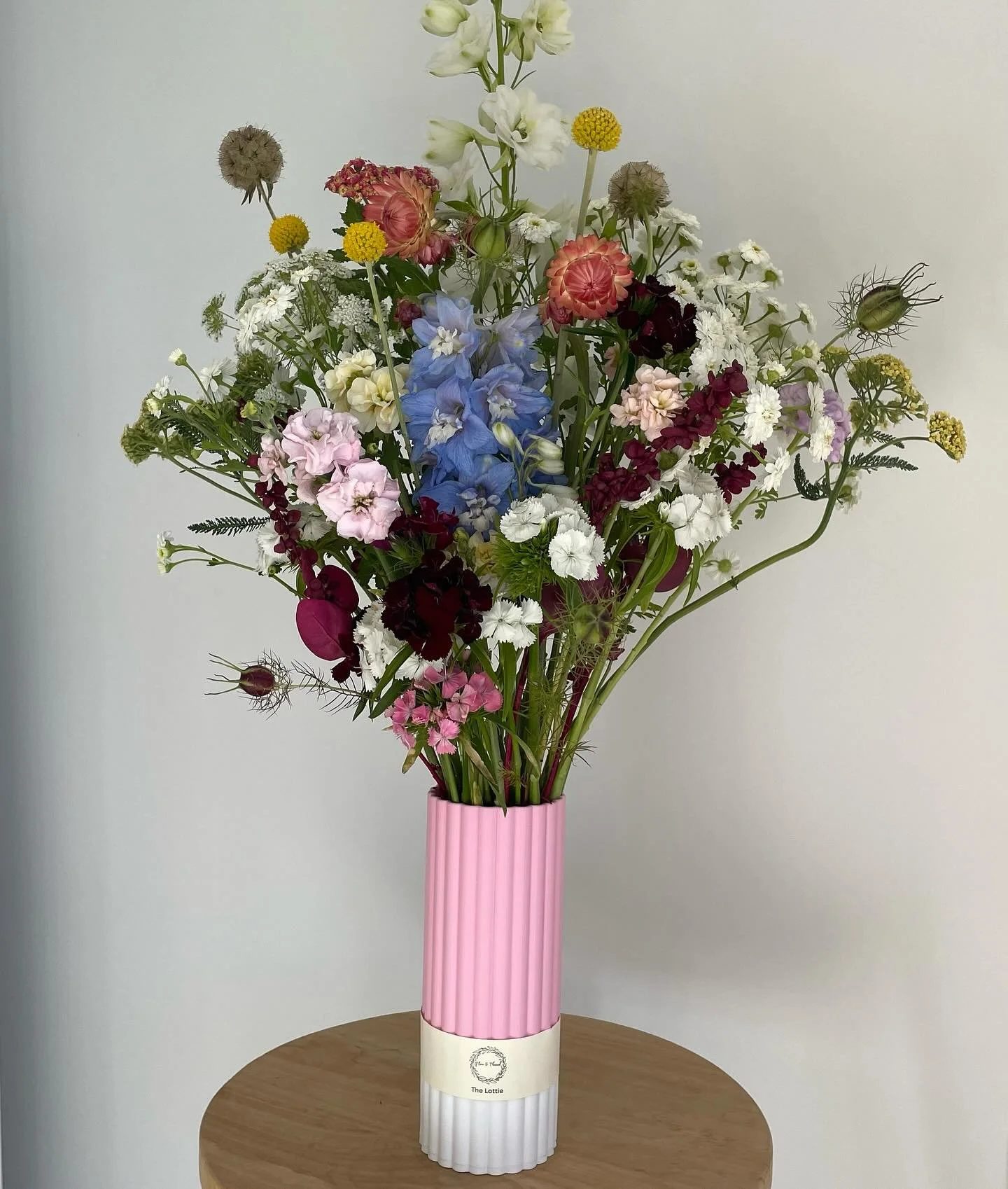 Meet the Lottie Vase &mdash; 3D-printed magic from @flora_and_thread and one of my favourite ways to gift flowers this Christmas. 🎁✨
Vase $37 or filled with blooms for $60. DM to reserve yours!