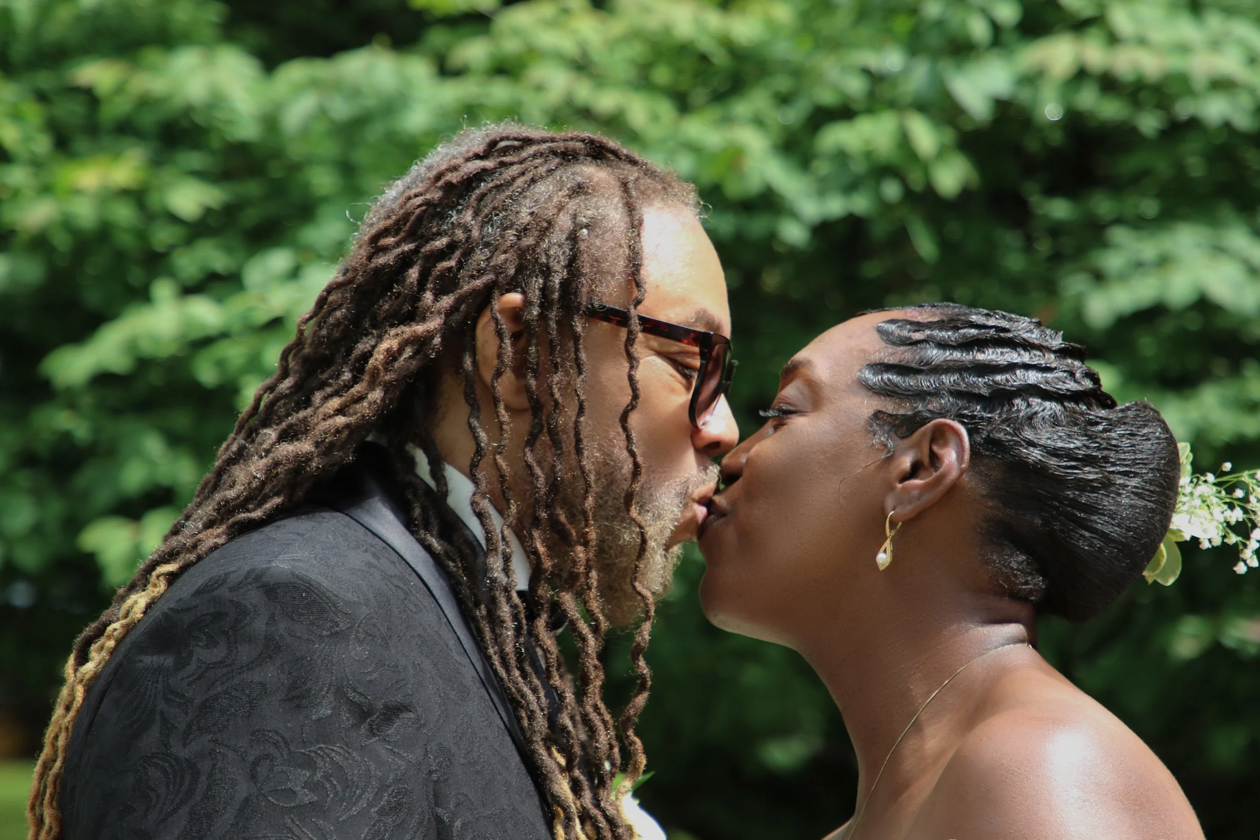 Kiss Outdoors full color.jpg