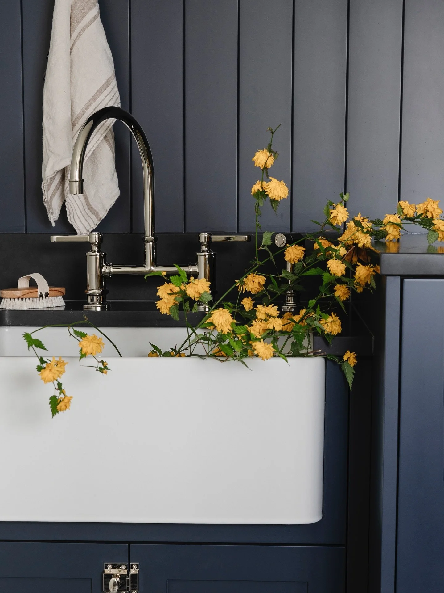 Laundry is the worst, so make your laundry rooms adorable. 💙 

Design @ashleyokazaki_interiors 
Photo @melissaskoda