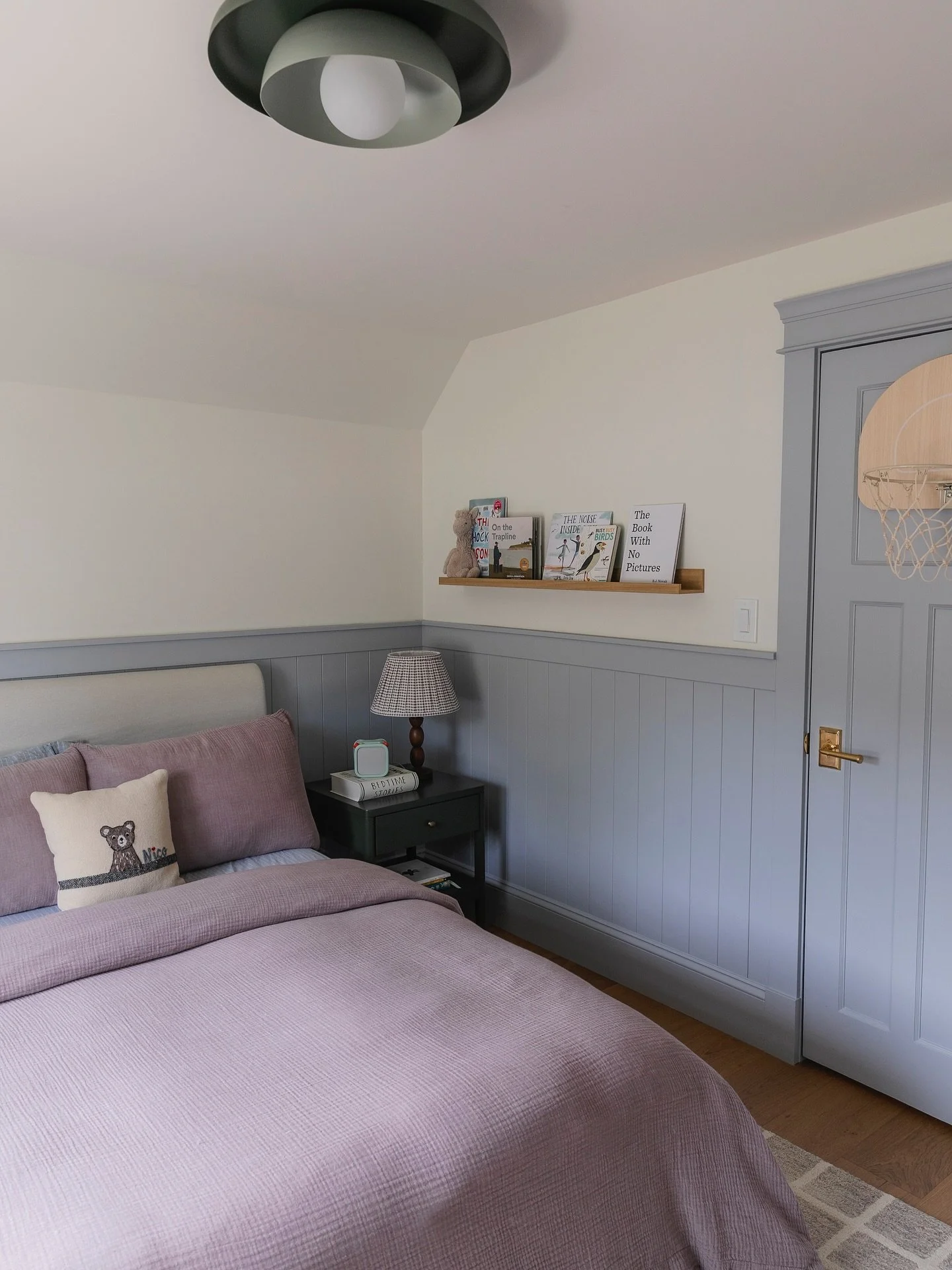 Cutest little room for one of the cutest little boys I ever did see. 🥰

Photo @melissaskoda 
Mom of said cute little boy @littlelessy