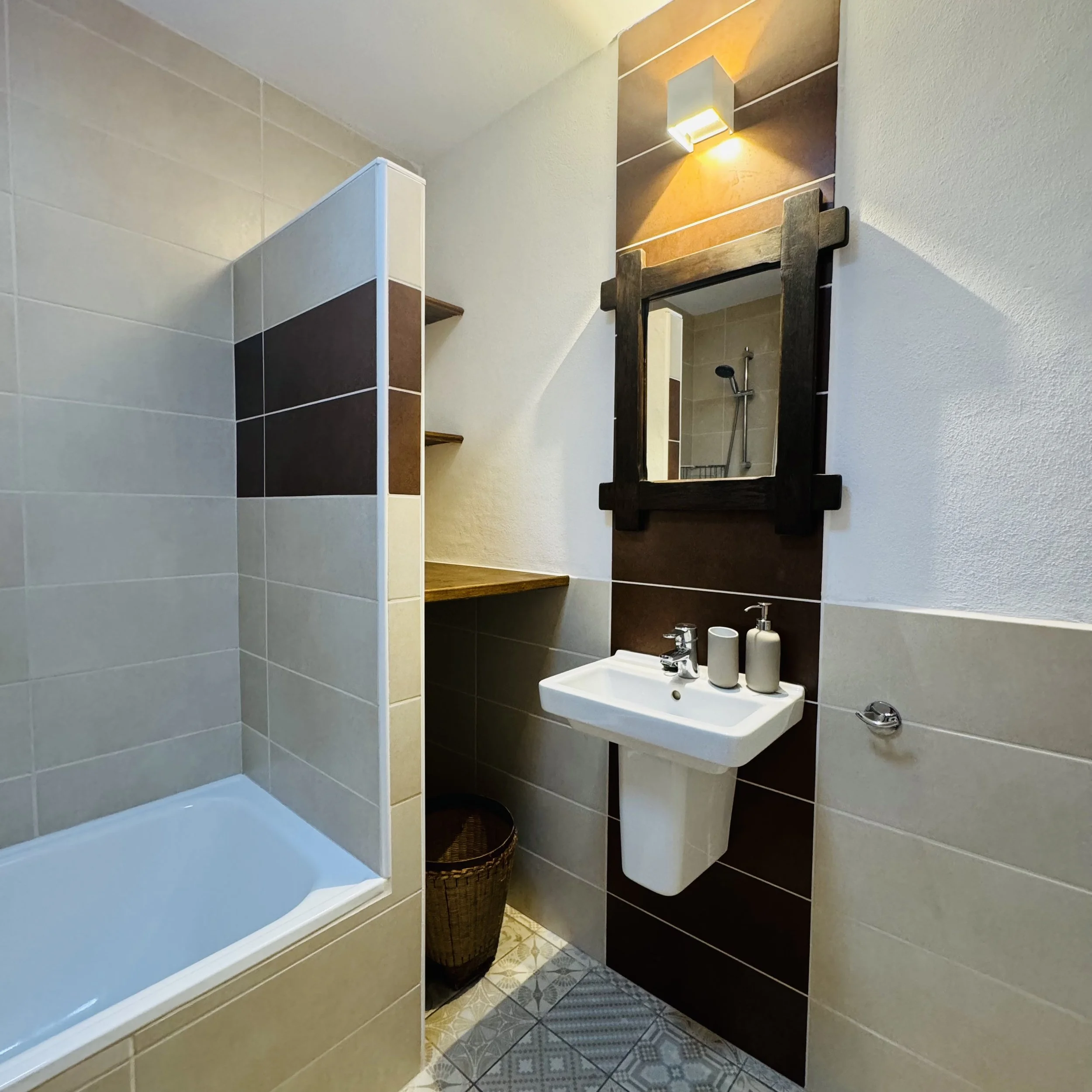 Orange bathroom - accommodation yoga retreats & courses with Jane Bakx Yoga