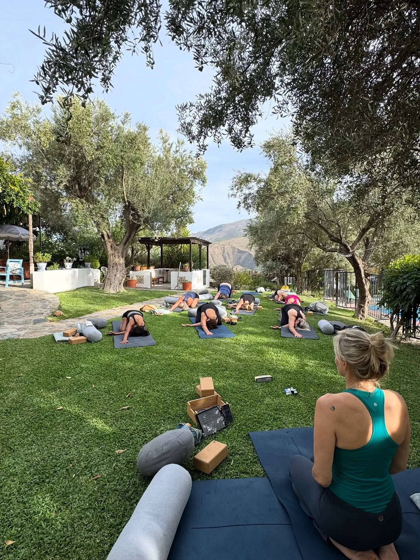 RECONNECT &amp; REBALANCE YOGA RETREAT

We had a wonderful week in September in the stunning &Oacute;rgiva mountains during the Reconnect &amp; Rebalance retreat.
A week filled with yoga, meditation and breathwork to reconnect with oneself, with plen