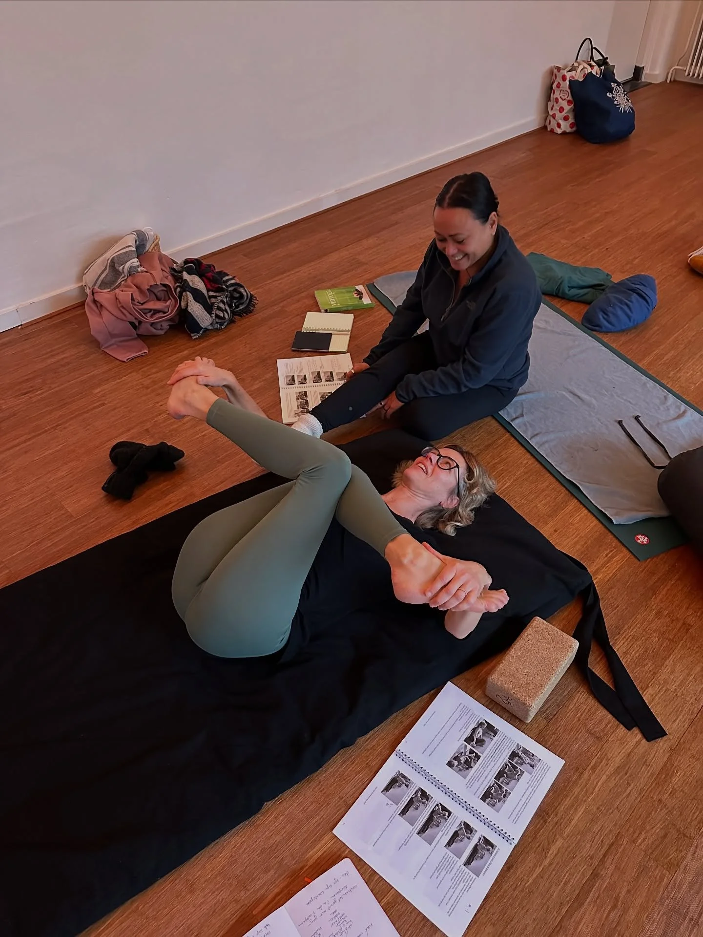 Yin Yoga Teacher training course in Bussum, The Netherlands 🇳🇱

We just finished part 1 of the November course. 
We have a very small group this time around and so far it has been very special and intimate and with lots of personal attention. 
We&r
