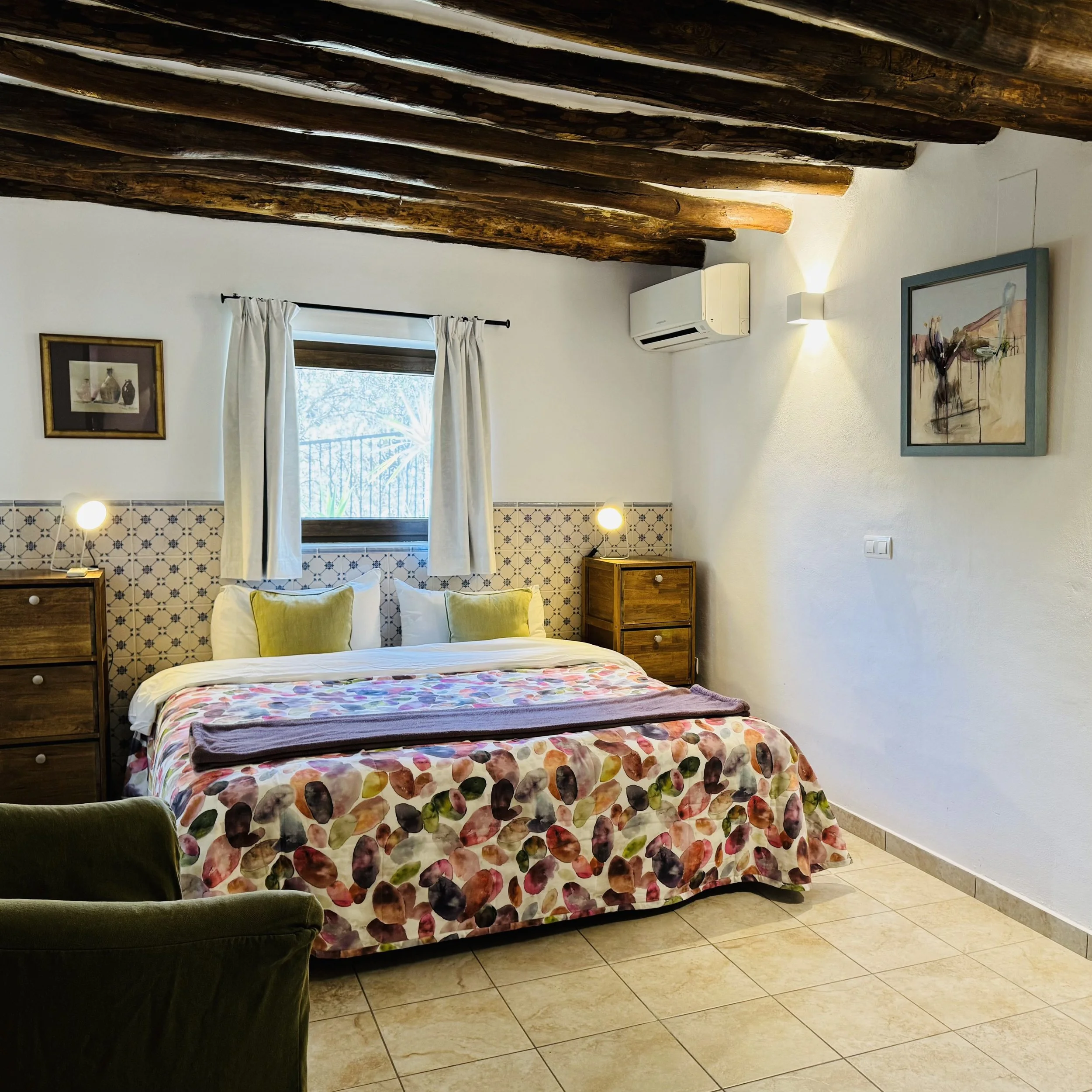 Olive room - your accommodation yoga retreats & courses with Jane Bakx Yoga