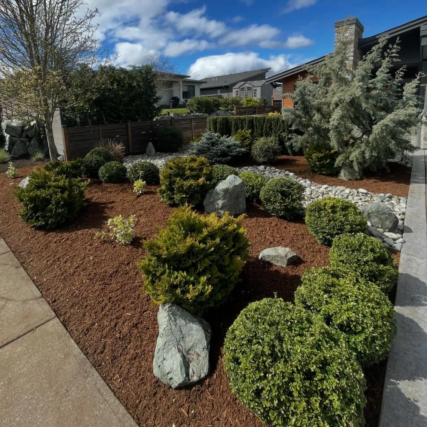 Finished this spring time &lsquo;glow up&rsquo; this week, and couldn&rsquo;t be happier with how it turned out. 👌 #landscapersofinstagram #mulchman #cowichanvalley