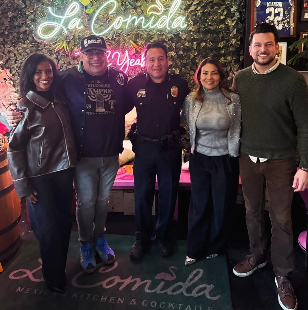 Our DCYD co-presidents, @amarefortexas and @_chrisleal with some of our newly endorsed candidates
⭐️ @voteomarnarvaez
⭐️ @smartinezjd
⭐️ @constable_michael_orozco 

🗳️18 DAYS UNTIL FIRST DAY OF EARLY VOTING!! Be sure to check your voter registration