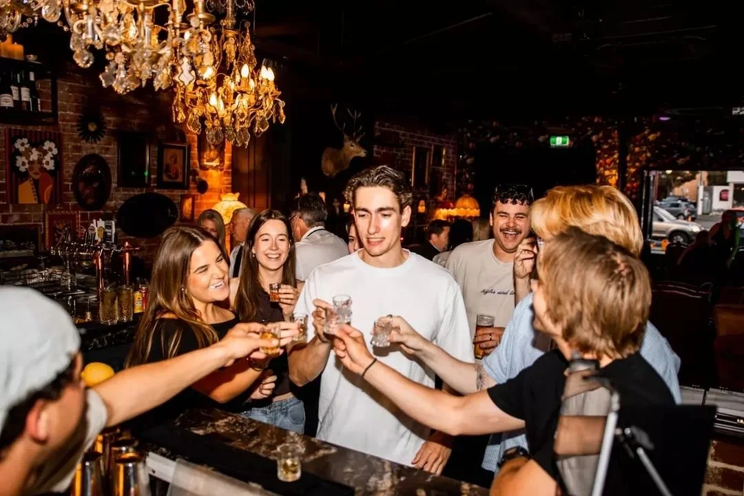 Vicky's Friday vibe - who's joining us? 💁🏽&zwj;♀️