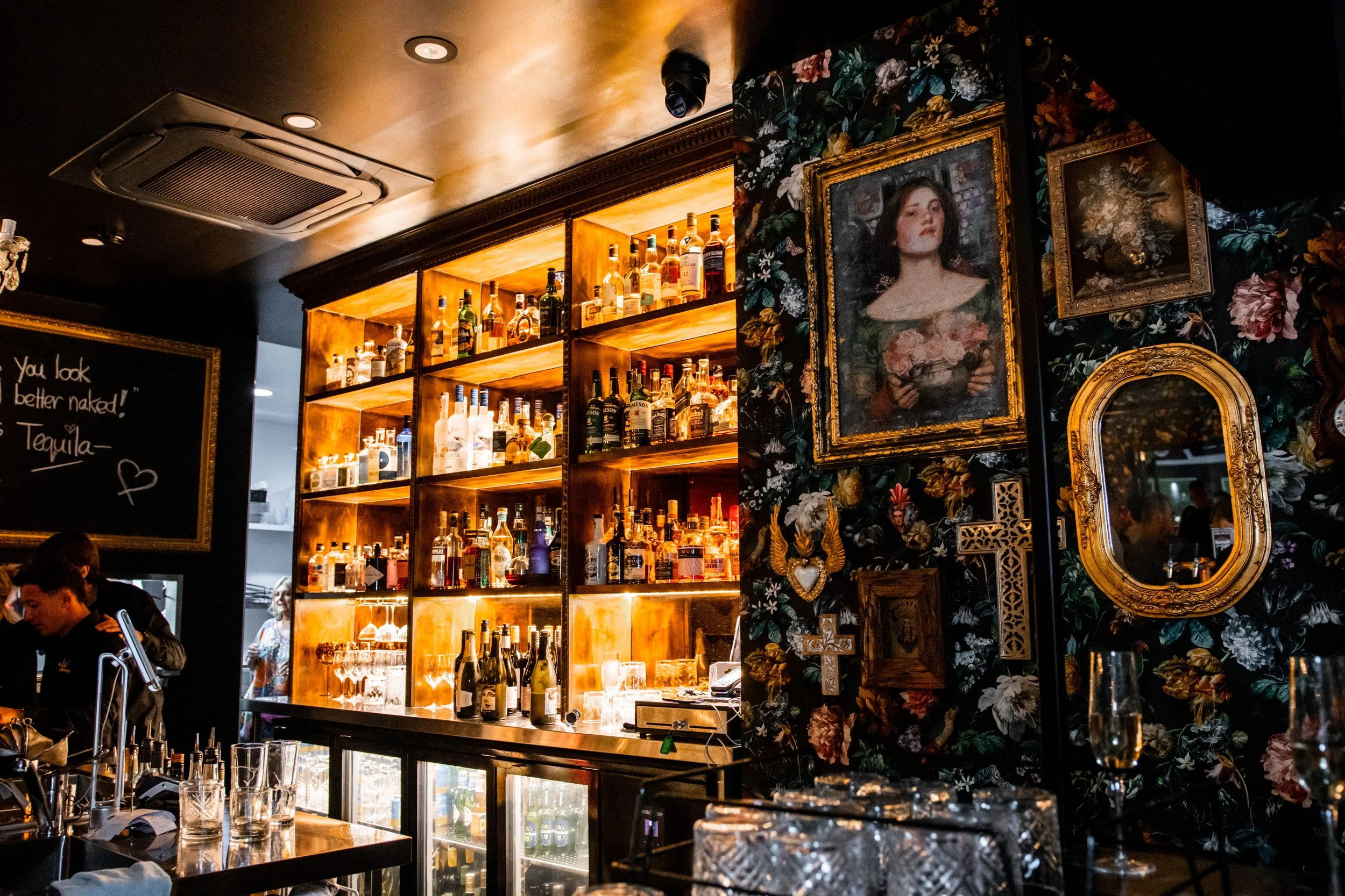 VICKY BROWNS BAR LEEDERVILLE