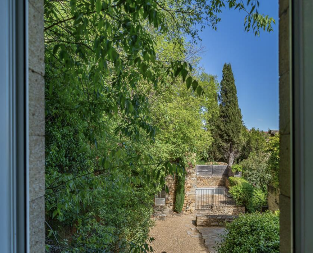 Back garden view to pool.png