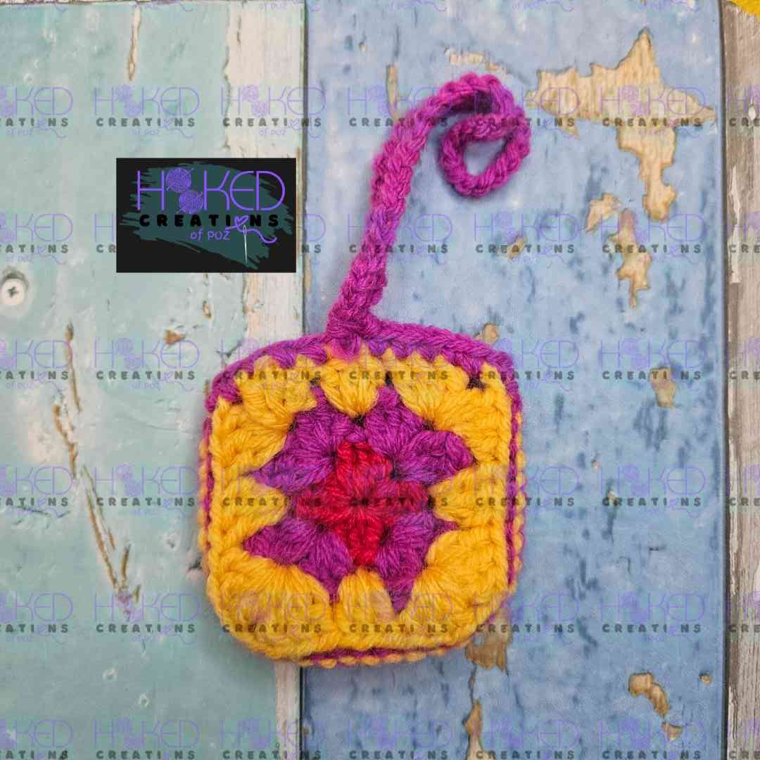 Granny Square Pouch - Fuschia