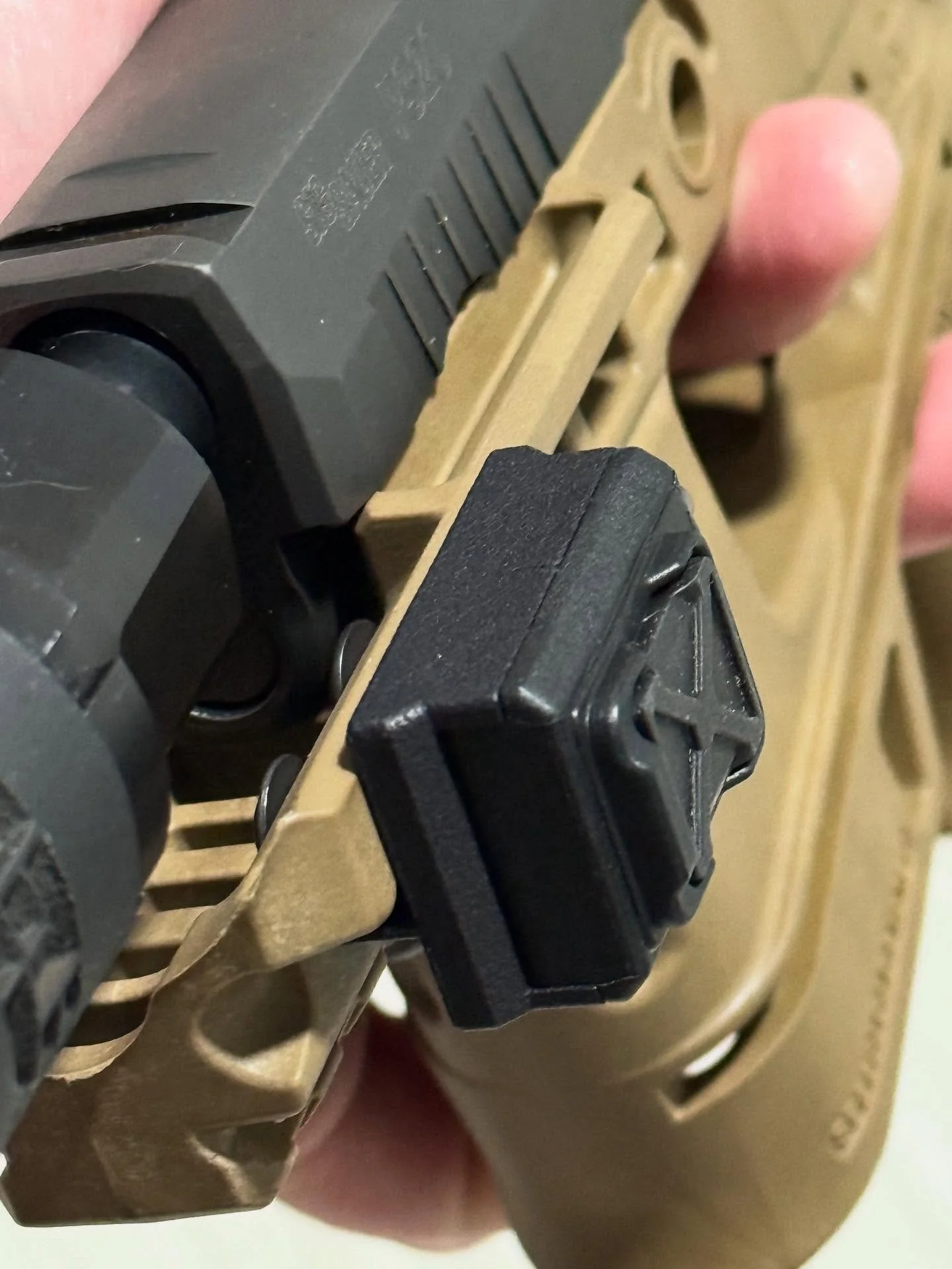 Hardware showed up for various parts today so I was able to slap together one of the prototype Switch Docks for the @fluxdefense Raider with a @clouddefensive REIN switch.
This is an unbuilt Raider frame so I’ll have to see if I need to adjus