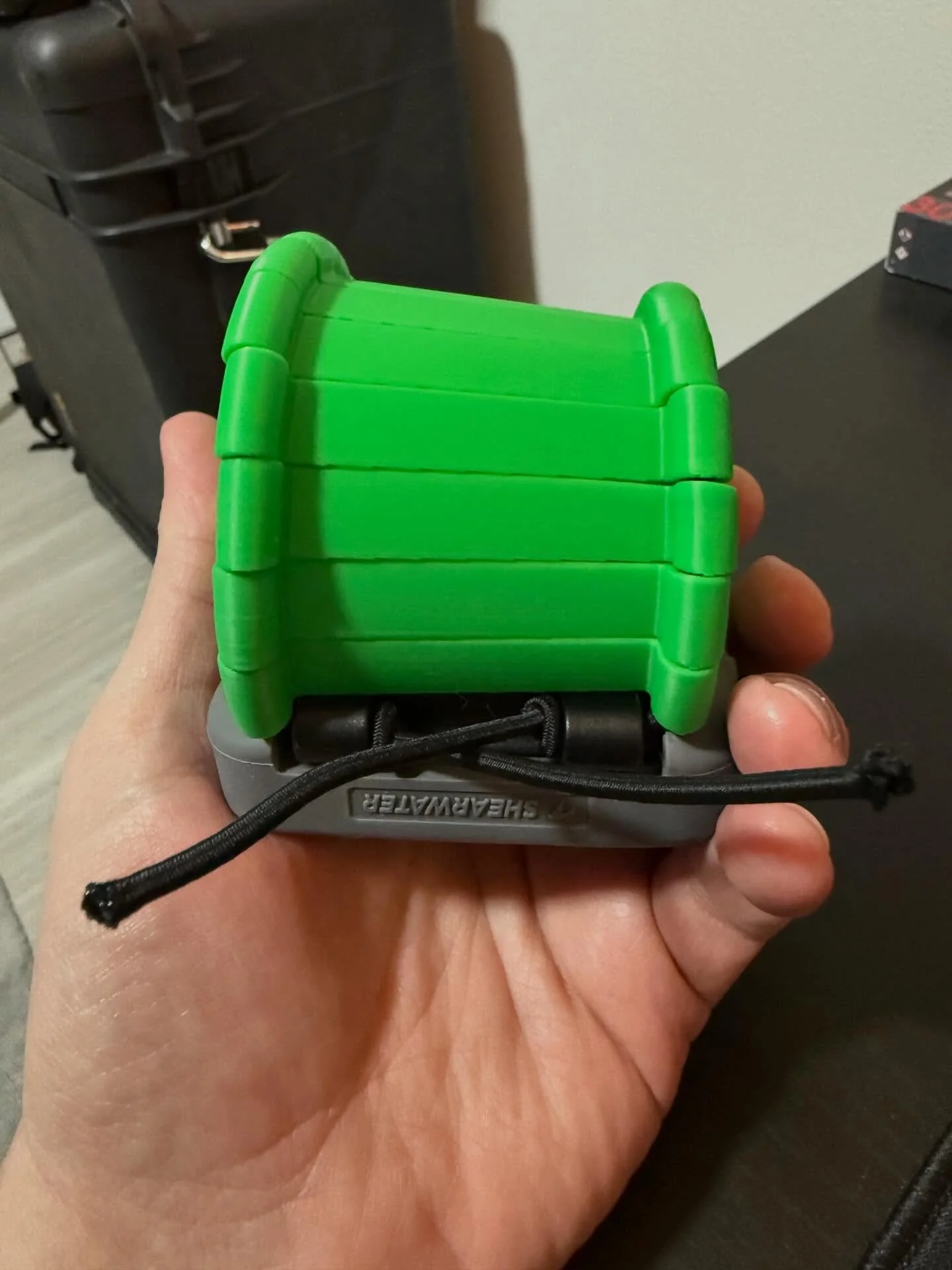 Random side project, tapered/curved links on a @diveshearwater Peregrine TX, added redundancy/adjustability of bungee, but with vastly improved comfort on skin. Will probably print some half width links for more adjustability, which can also be flipp