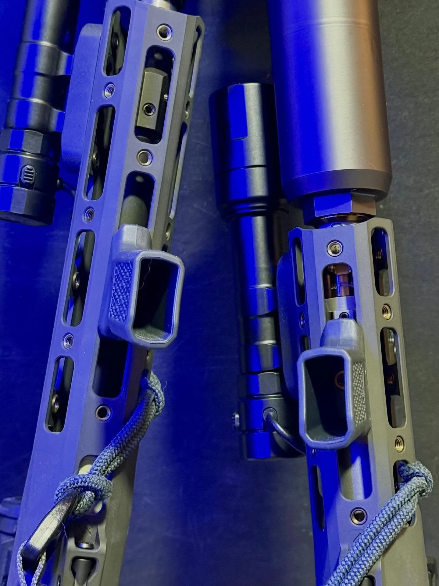 Changed a couple ARs over to the @unpossible_by_q OTP hand guards, really like these so far, light, rigid and well made, probably my go to for future builds. Also paired with a ODS SCOUT MOUNT TALL + @clouddefensive REIN 3.0 on both.