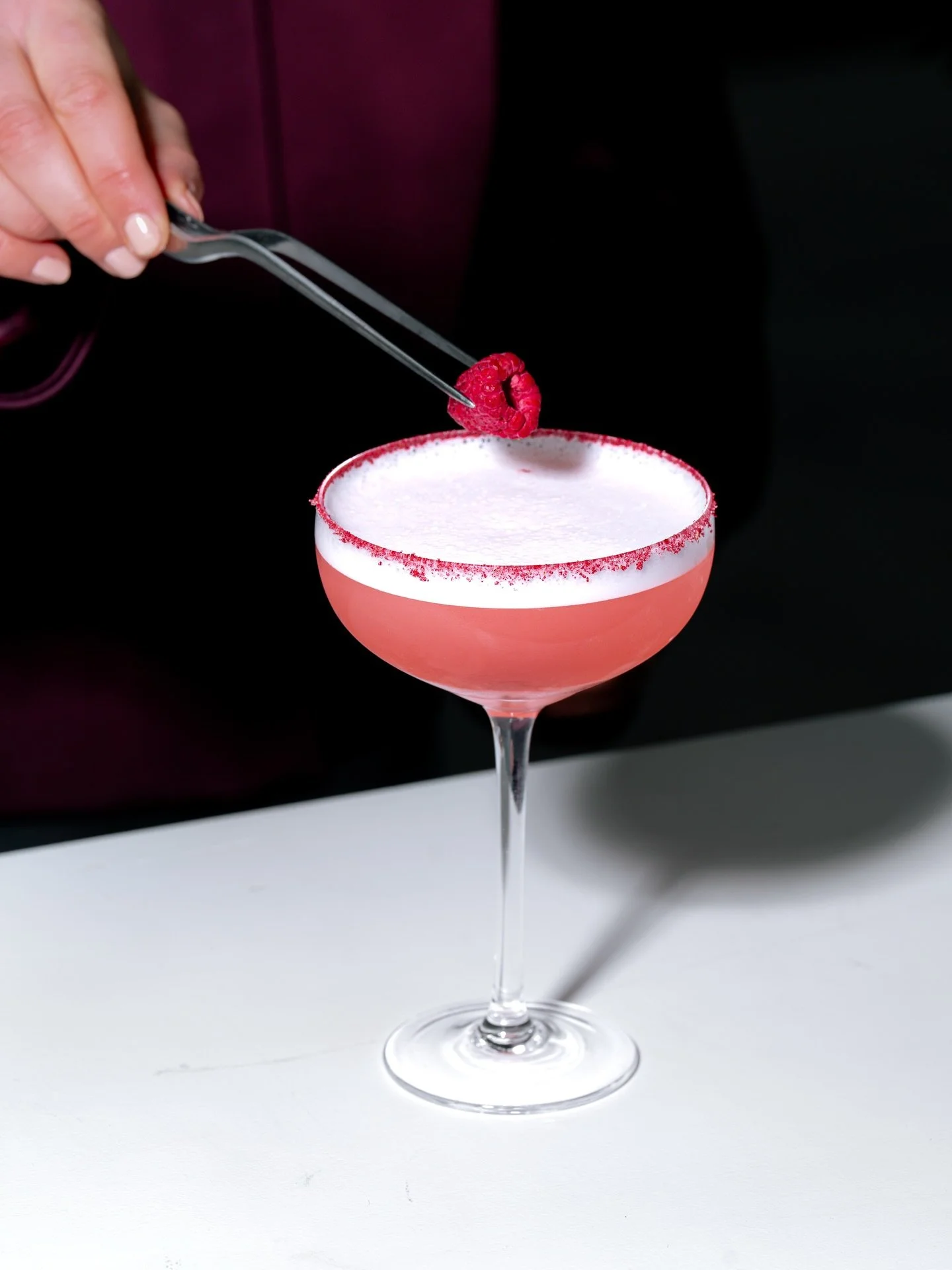 Too pretty to drink 🍓✨

Featuring @batchedcocktails Pink Sour &amp; @parched_garnishes dried Raspberry - gin, sweet strawberry &amp; tart rhubarb.

A crowd-favourite cocktail session drink for our 2026 (and 2027!) bookings.

Image @brandstories.nz