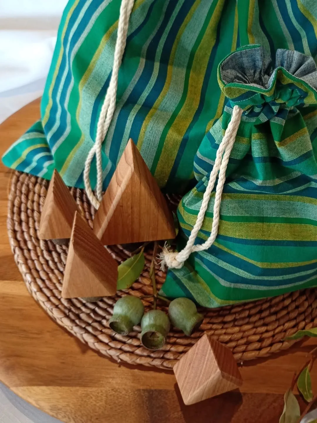 ✨ Just Listed Online ✨ 
Reusable Gift Bags (Sets of 2) - Perfect for Christmas or any gift-giving occasion. Fully lined in contrasting fabrics, these bags are a sustainable and elegant alternative to disposable gift wraps, and can be reused for many