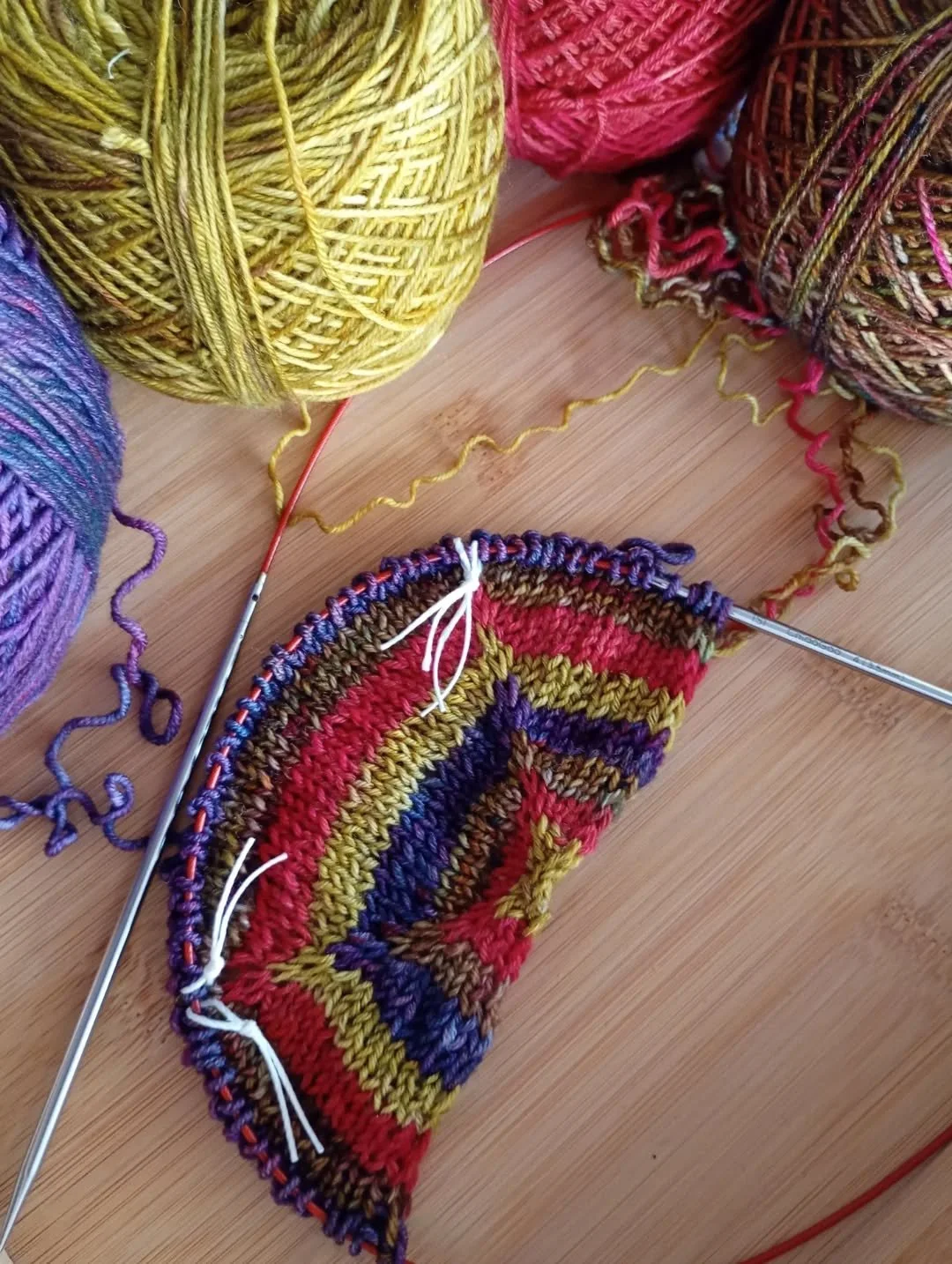 🧶New Project

This is the Samadhi Shawl by LeeLee Knits, in four colours of hand dyed yarn worked in stripes. I'm really happy with how this looking so far. 

@leelee_knits #SamadhiShawl 
.
.
.
@LisaSpargoTextiles #Knitting #KnittingProject #Austral