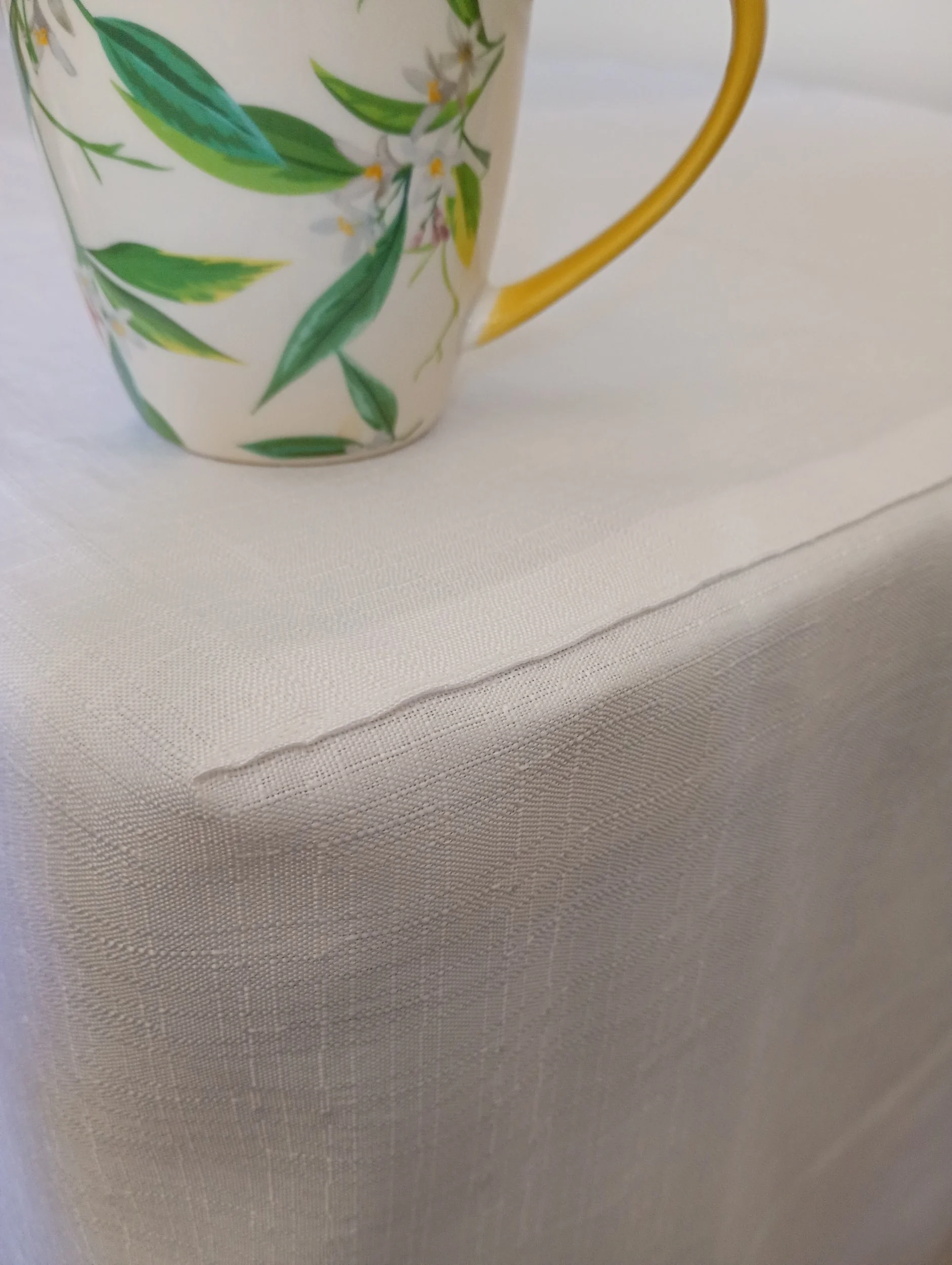 How to Sew a Fitted Tablecloth for a Market Stall