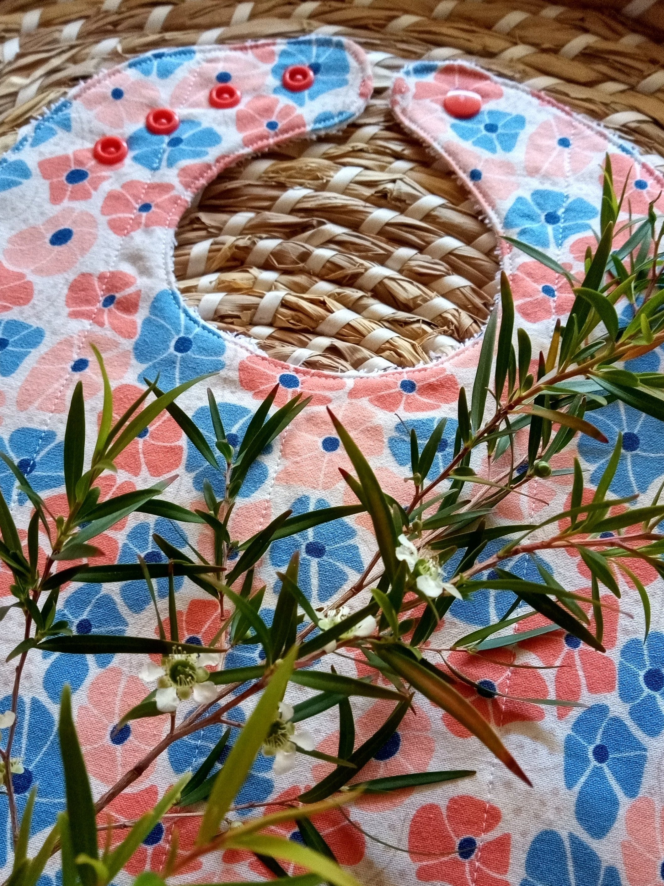 Bib : Retro Flowers