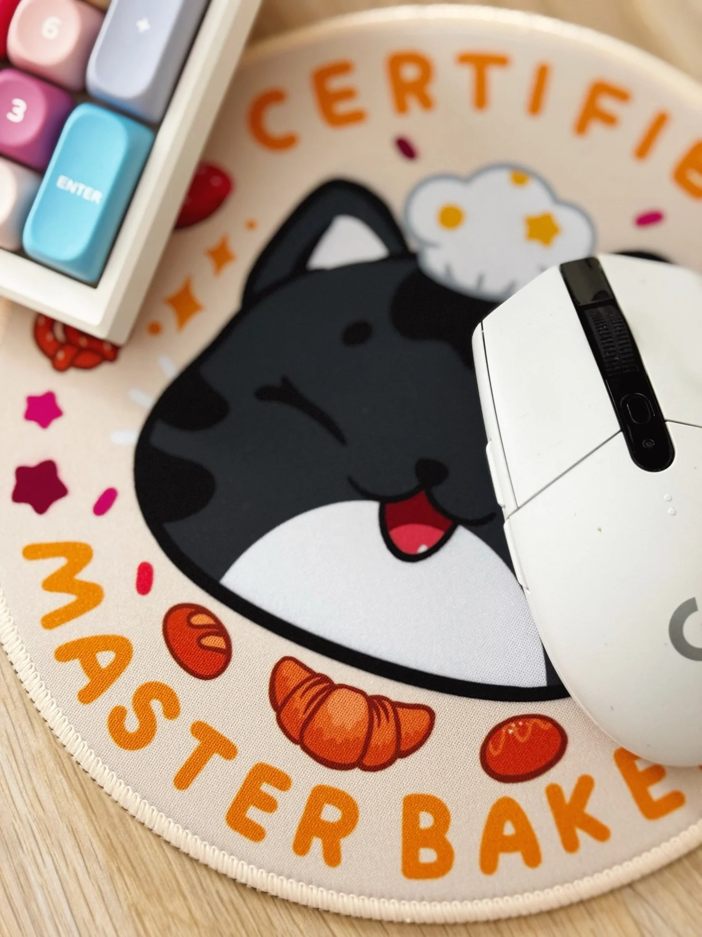 Dearest Hiru, you&rsquo;ll always be my favorite cutie baker ♡ (˵◝ ⩊ ◜˵マ

This has been a long time in the making! Introducing our &lsquo;Certified Master Baker&rsquo; mousepad! For all hard at work bakers out there, we see you! 

Swipe to the end to