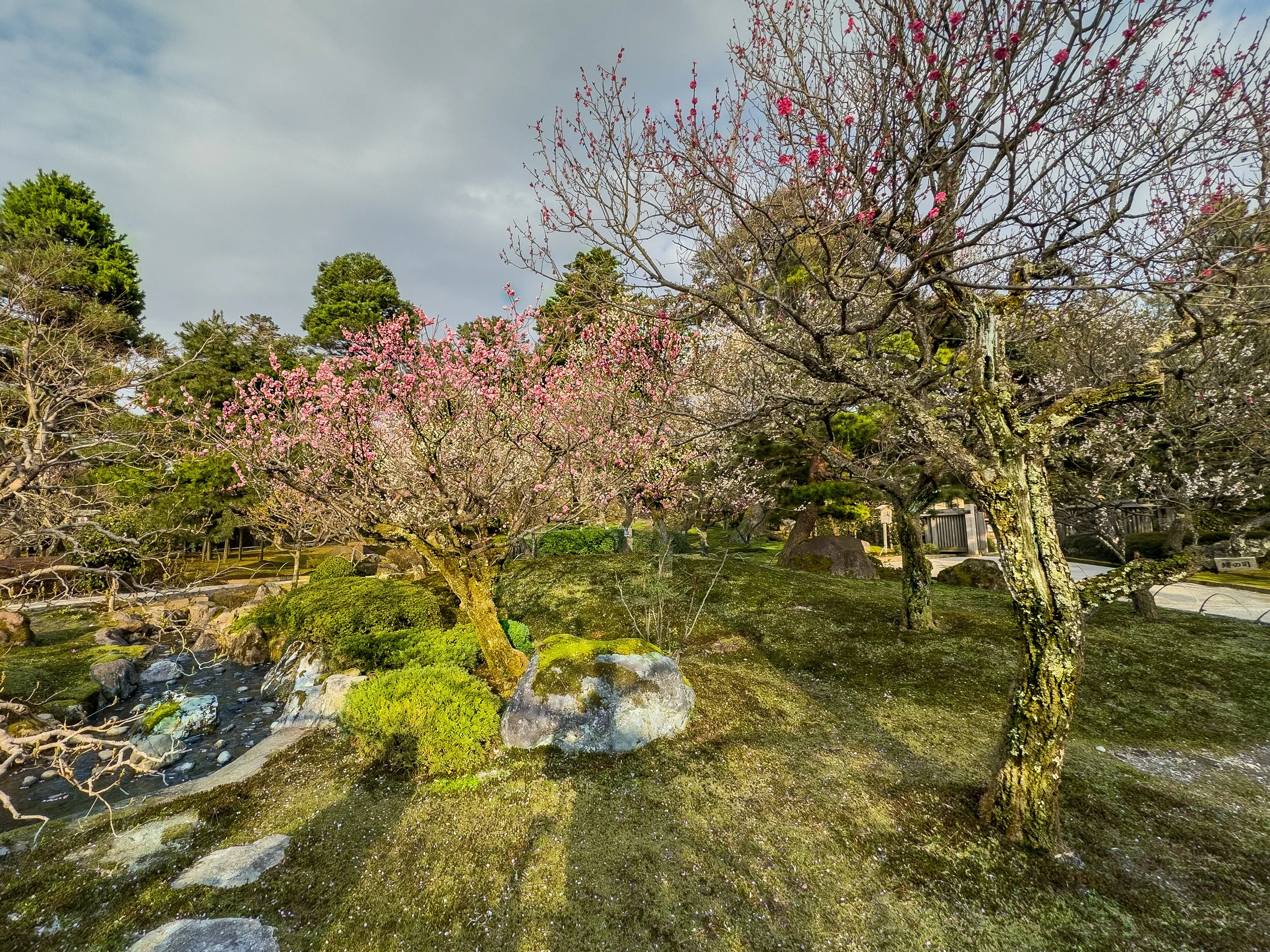 Kenrokuen Garden - Kanazawa, Ishikawa, Japan