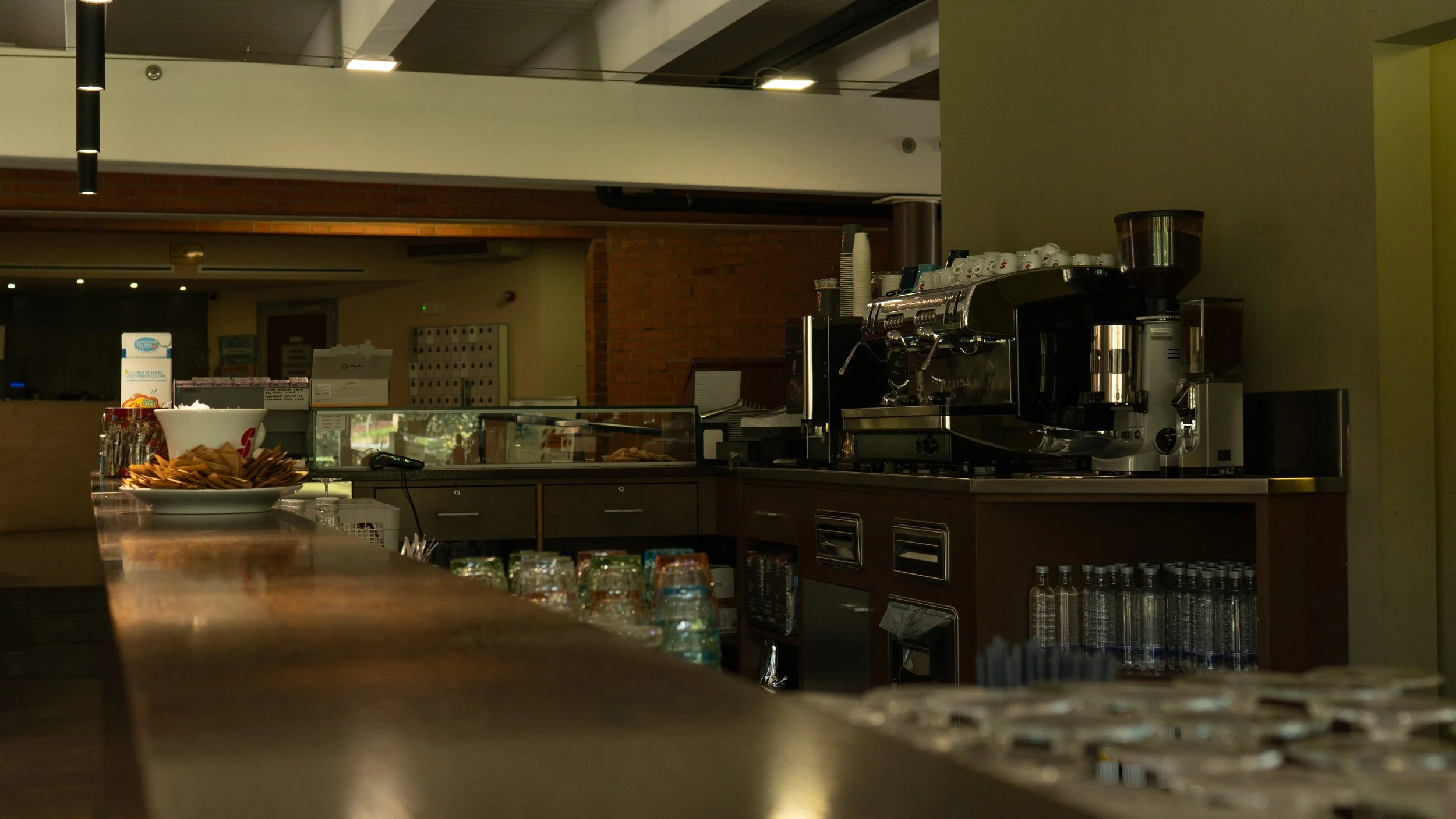 Bar bancone.JPG