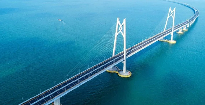 hk-zhuhai-macau bridge passenger clearance building.jpg