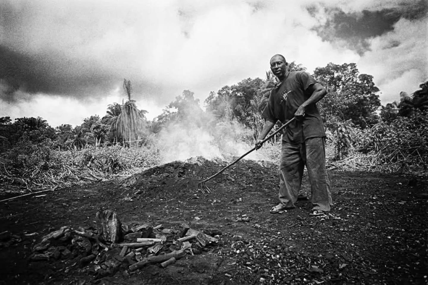 James Morris, charcoal maker
Bong County, Liberia 2006
&copy; P&aacute;draig Grant
From the series 'The Love of Liberty Brought us Here'
Roll 4a frame 18a

#padraiggrantsworld #filmphotography #blackandwhitephotography #photojournalism #charcoalphoto