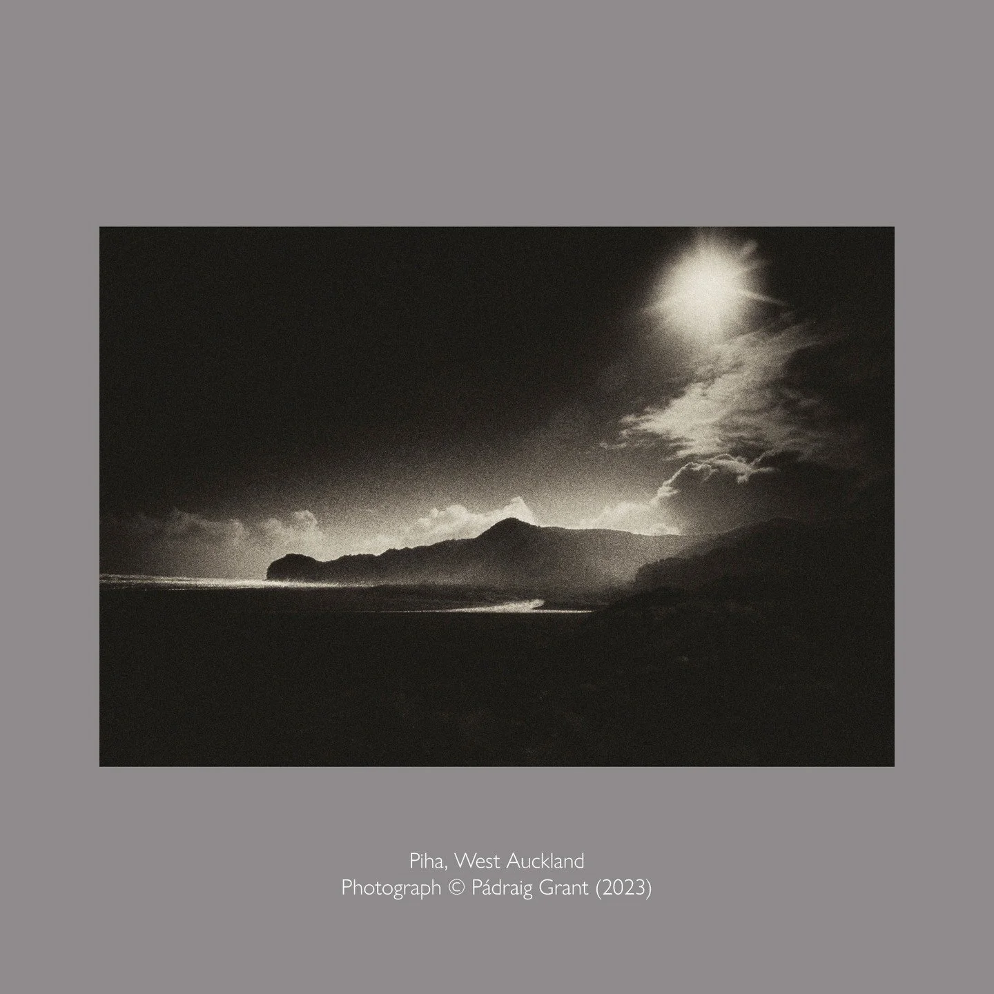 Piha, West Auckland
New Zealand 2023
Photo &copy; P&aacute;draig Grant

#padraiggrantsauckland #filmphotography #blackandwhitephotography #littoralphotography #seascape #landscape #beachphotography