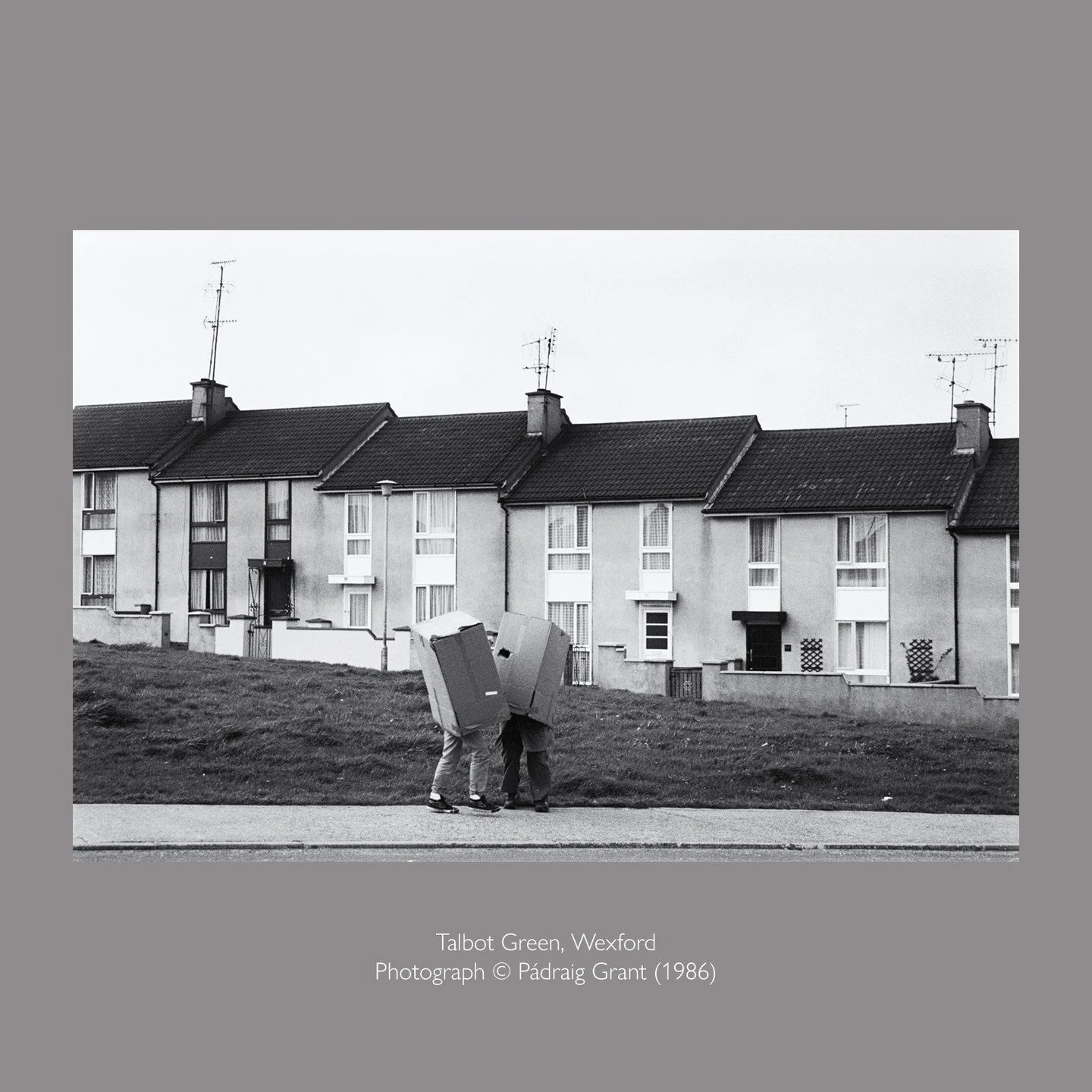 Talbot Green, Wexford 
Photograph &copy; P&aacute;draig Grant (1986)

#padraiggrantswexford #filmphotography #blackandwhitephotography #streetphotography #boysinboxes