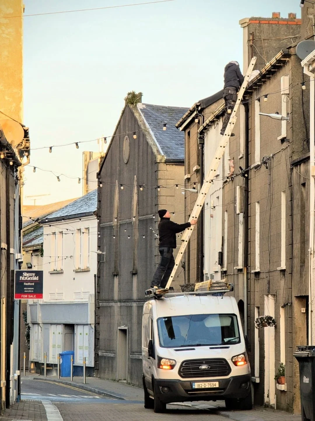 The gallery is open today.

In my world I'm always looking for the next picture....here's one I shot on High Street this morning. 

No comment.

Photo &copy; P&aacute;draig Grant 
#padraiggrantswexford