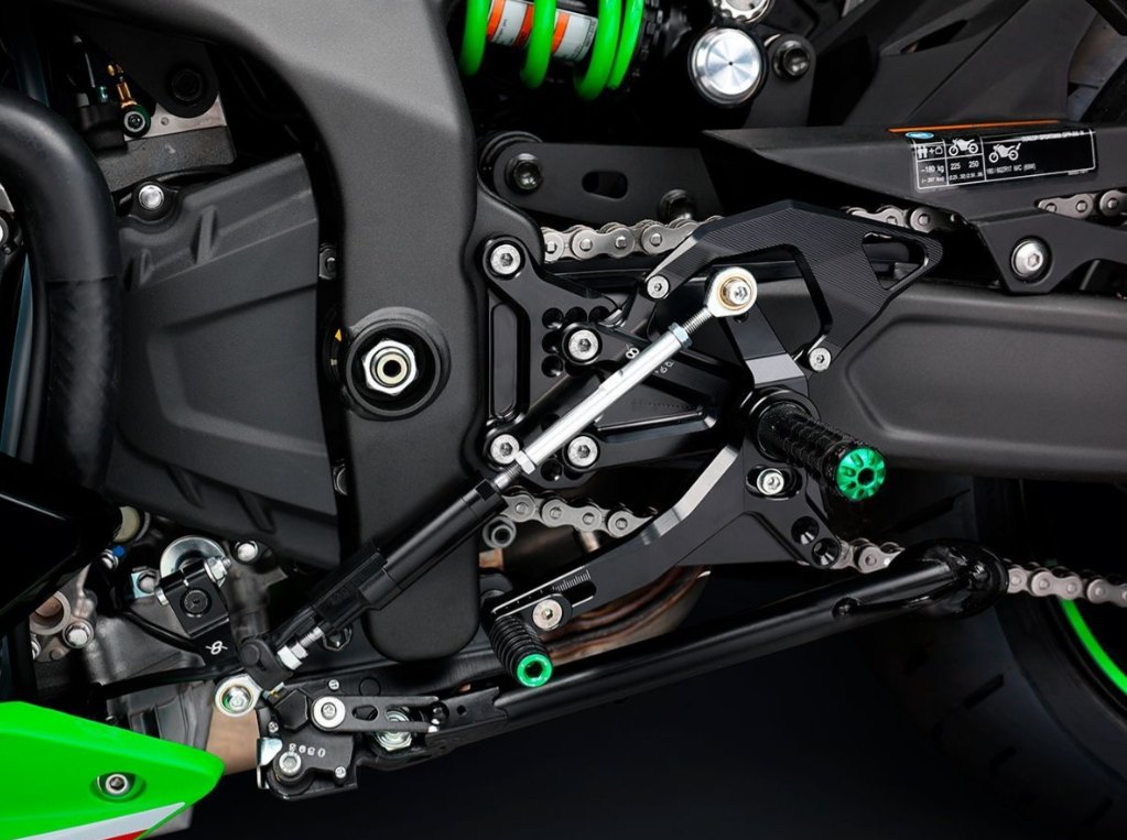 ZX4RR Bonamici Rearsets gear position reverse shift mounted side view.png