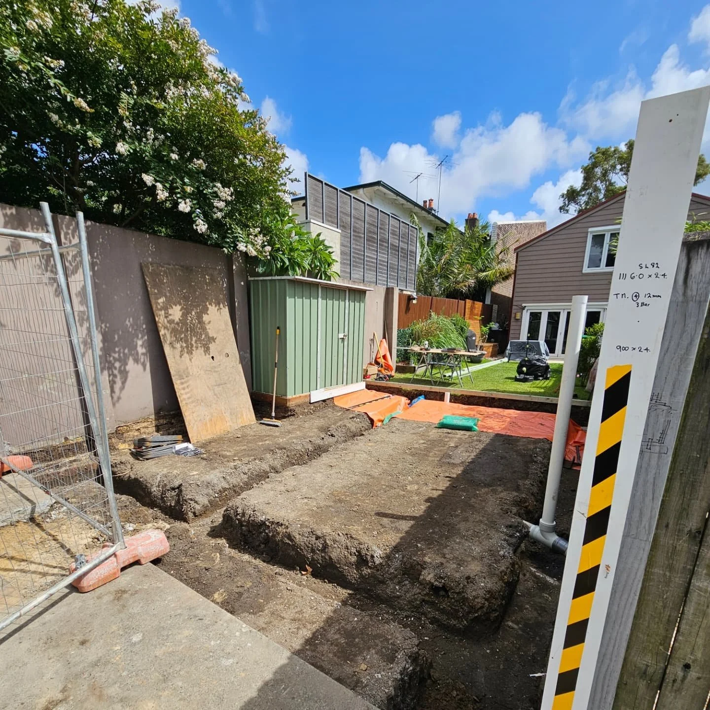 Small driveway demolition, clean up and rubbish removal complete! 

New levelled pad and new footings excavated for the concrete pour. 

Contact us for all your excavation, demo and landscaping services!
