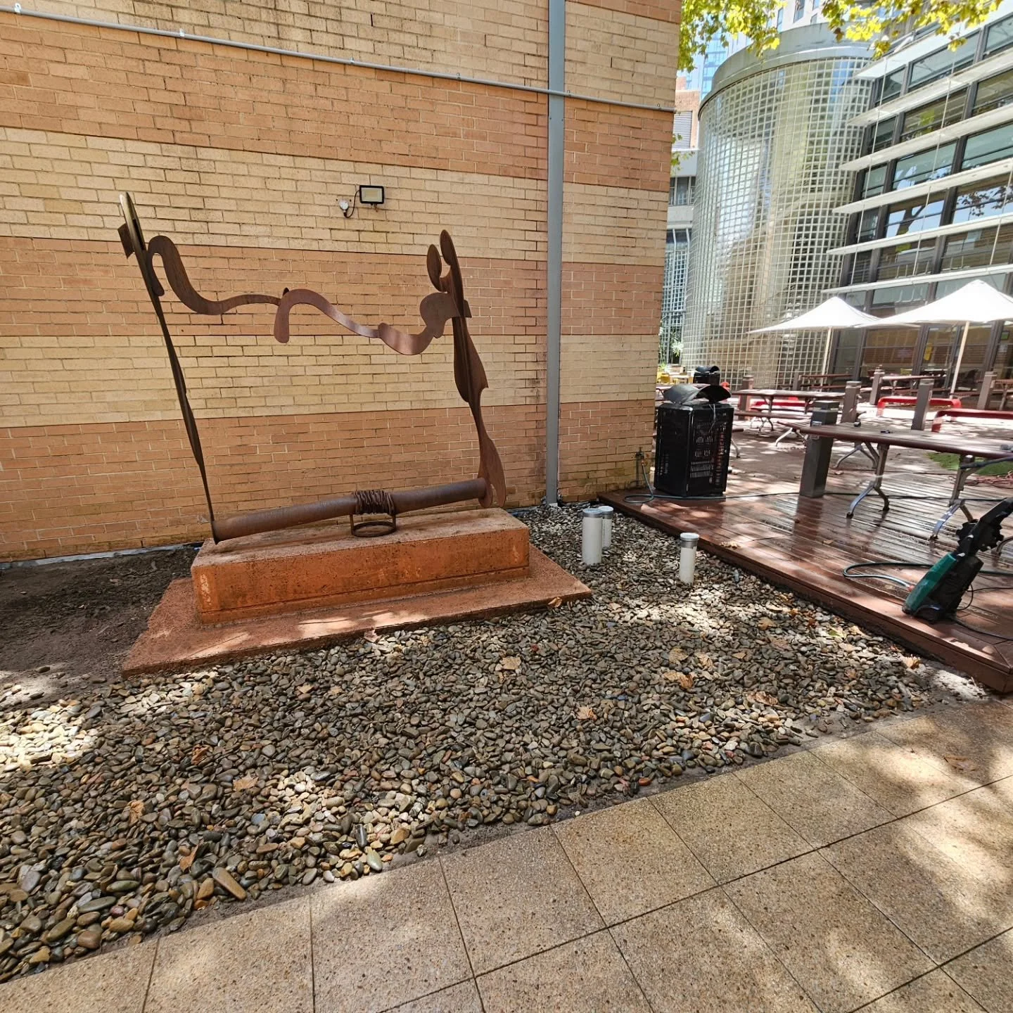 Emergency Stormwater and waterproofing repair job with added absorption pit. 

Working alongside the plumbers to get the job done on a very tight timeframe. 👍 

2 tonne of Pebbles covered over the top of compacted roadbase to finish off ✅️

#excavat