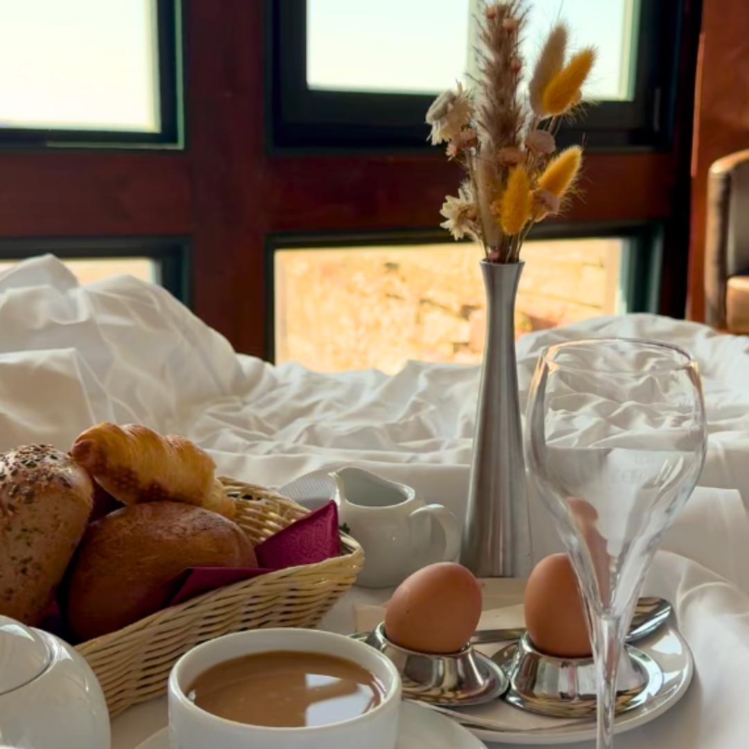 website-portfolio-hotels (1080 x 1080 px).png