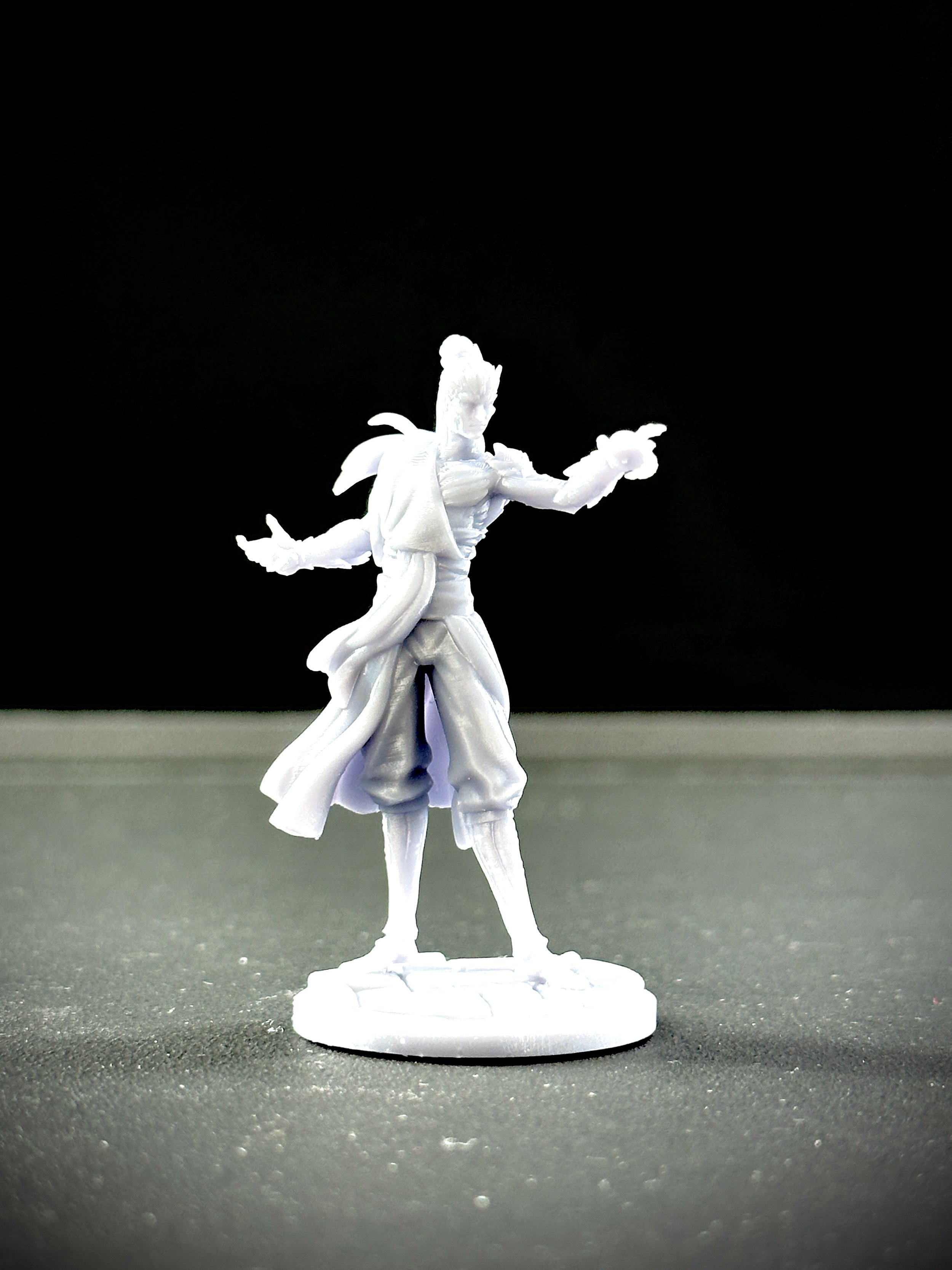 Miniatura impresa en resina de fantasía oscura.