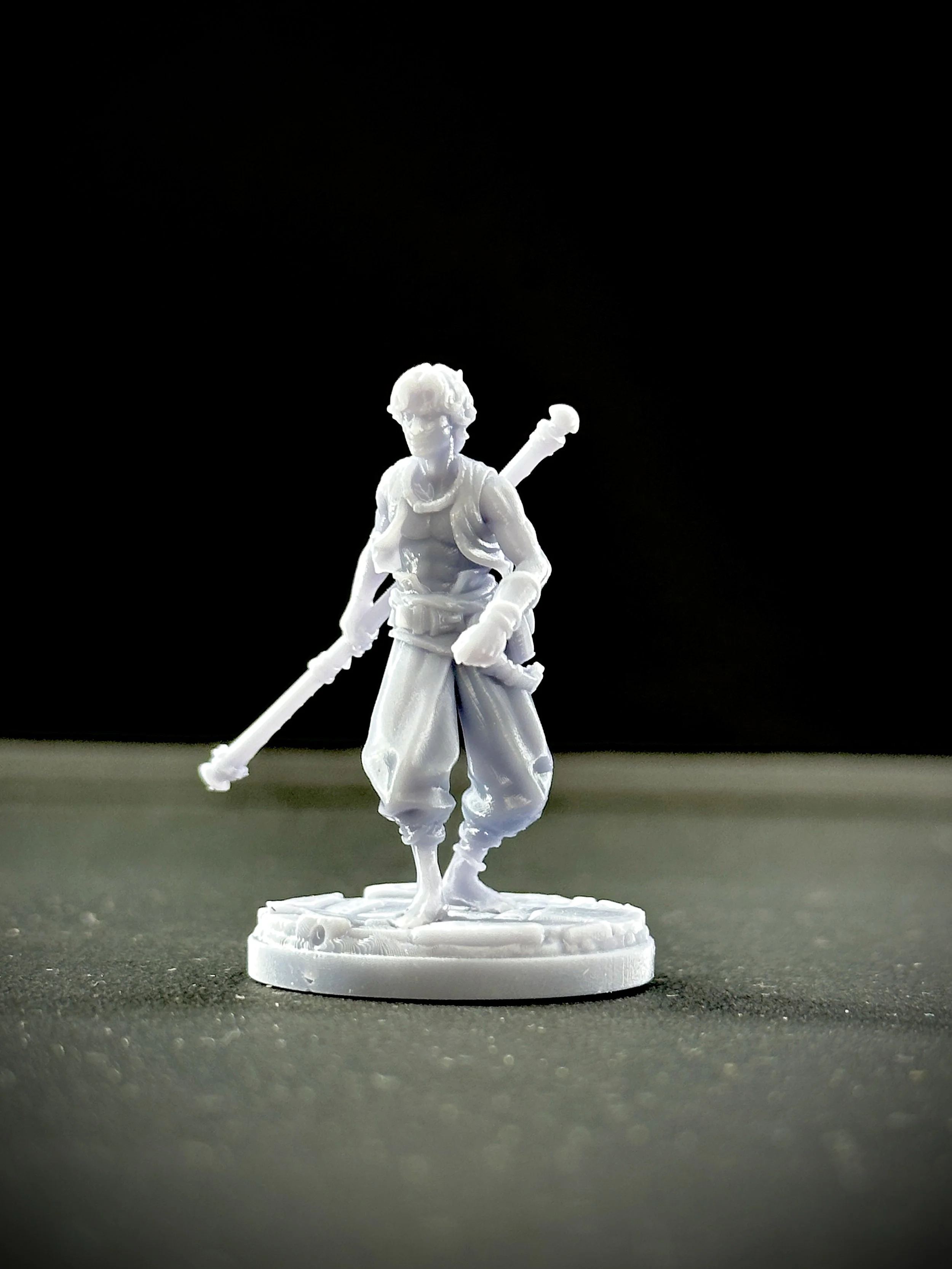 Miniatura impresa en resina de fantasía oscura.