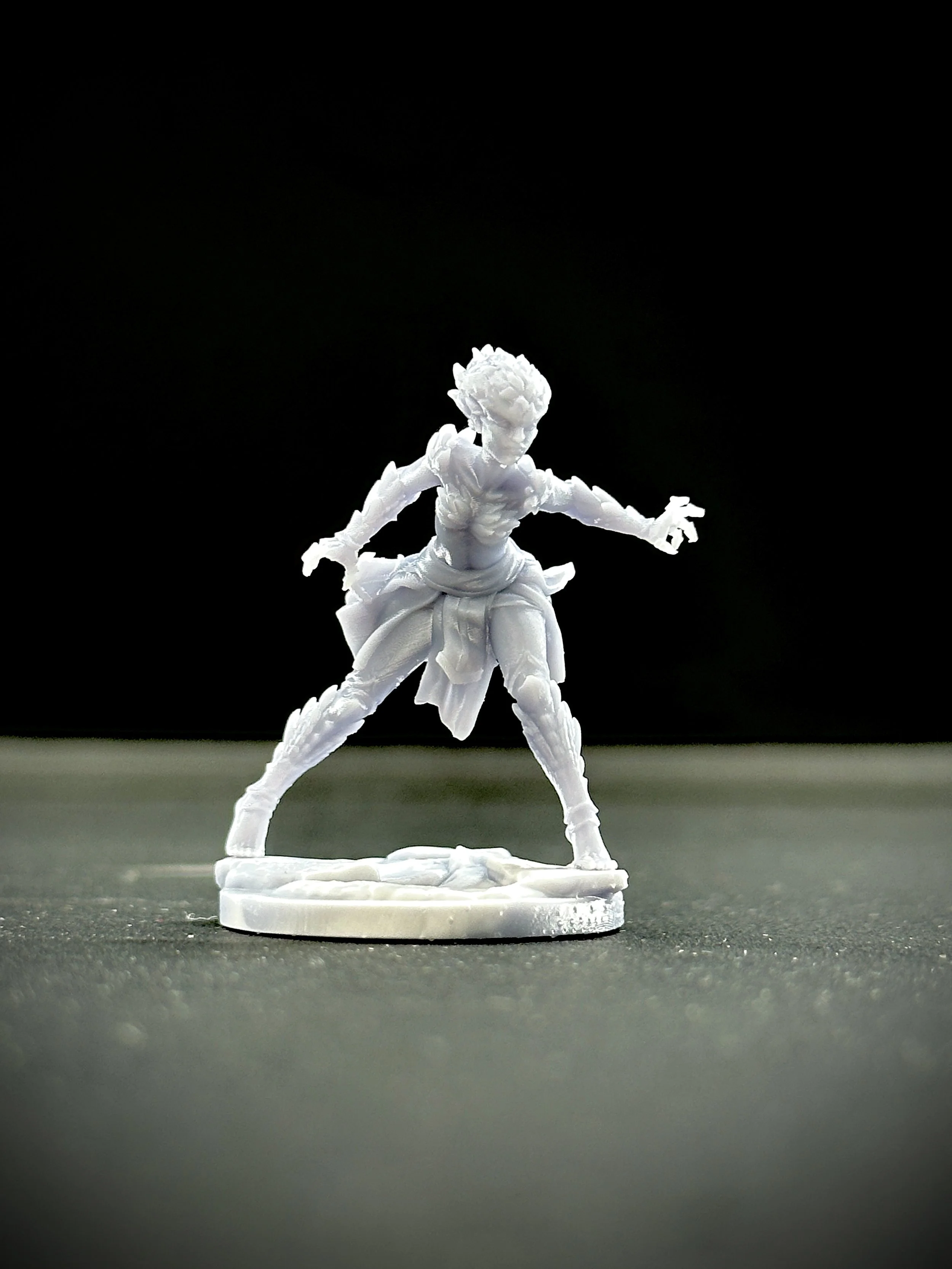 Miniatura impresa en resina de fantasía oscura.