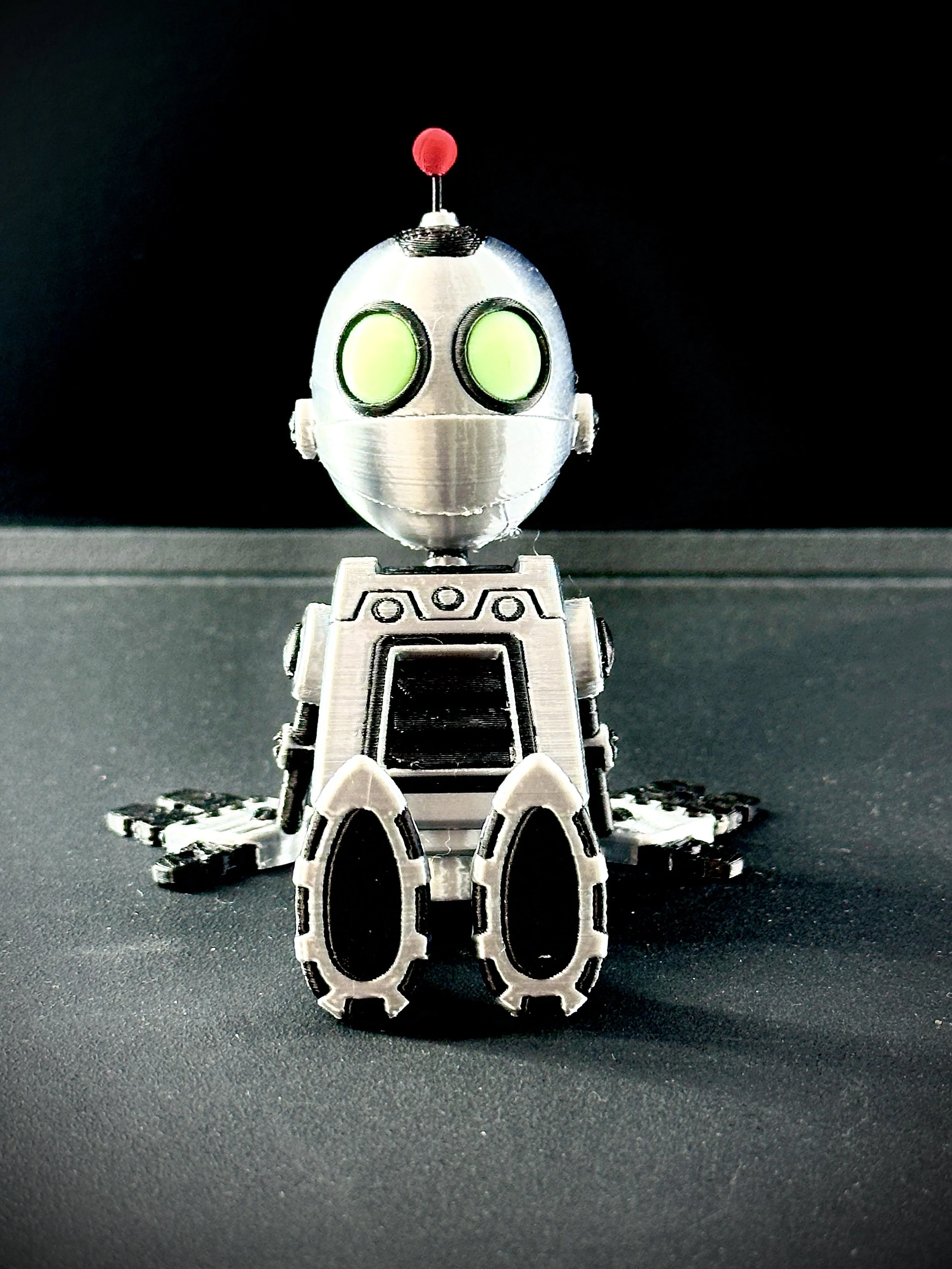 Figura retro de Clank impresa a color en multifilamento.