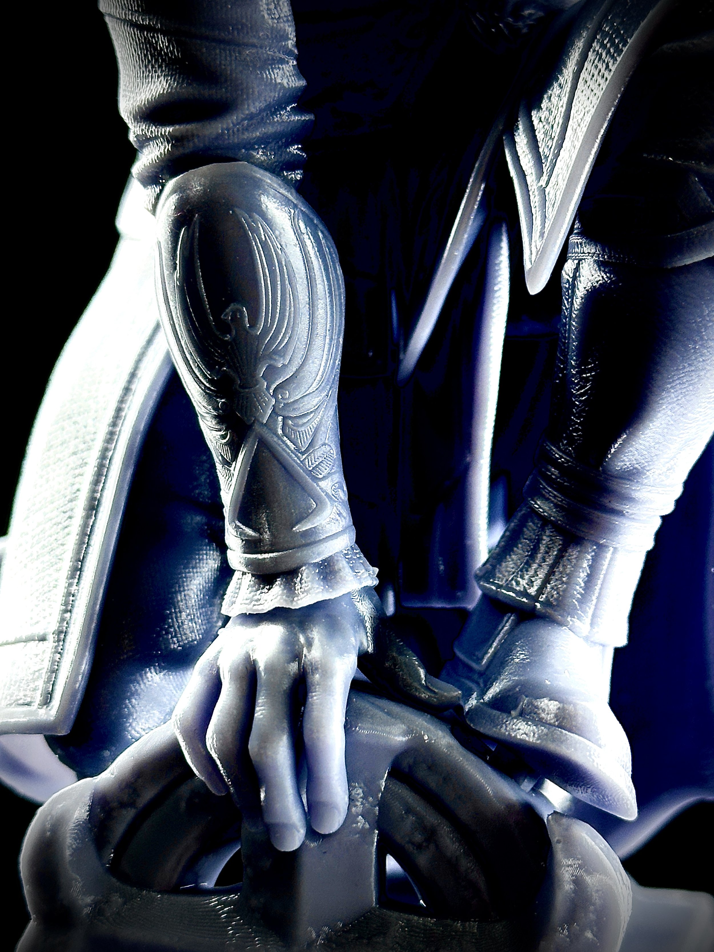 Figura de Ezio Auditore impresa en resina de alta calidad con un tamaño de 28cm de altura.