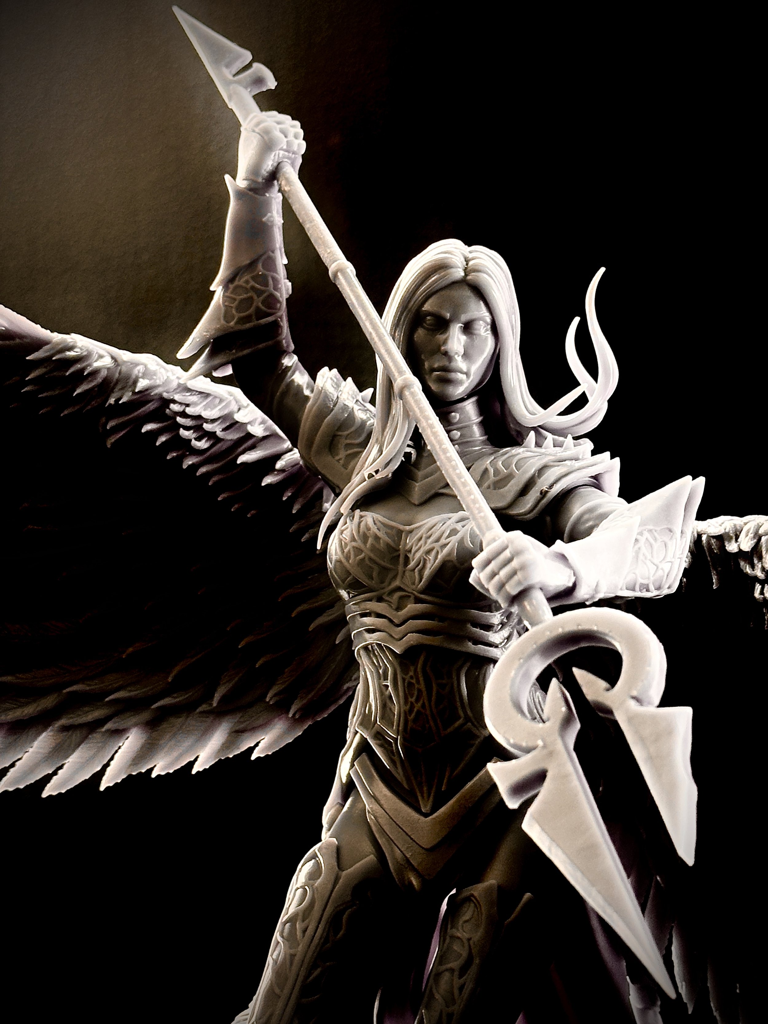 Figura de Avacyn impresa en resina de alta calidad con un tamaño de 29cm de altura.