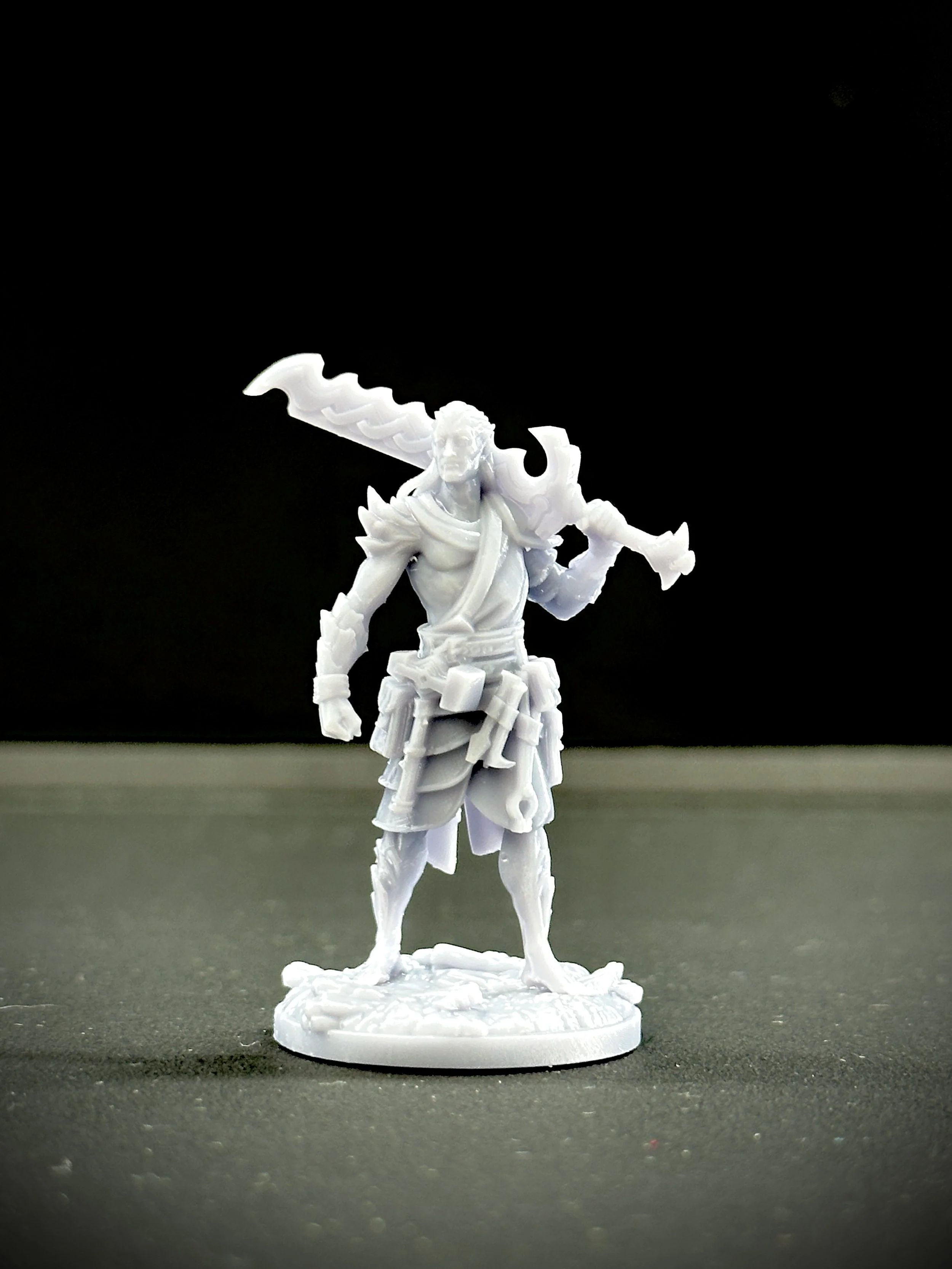 Miniatura impresa en resina de fantasía oscura.