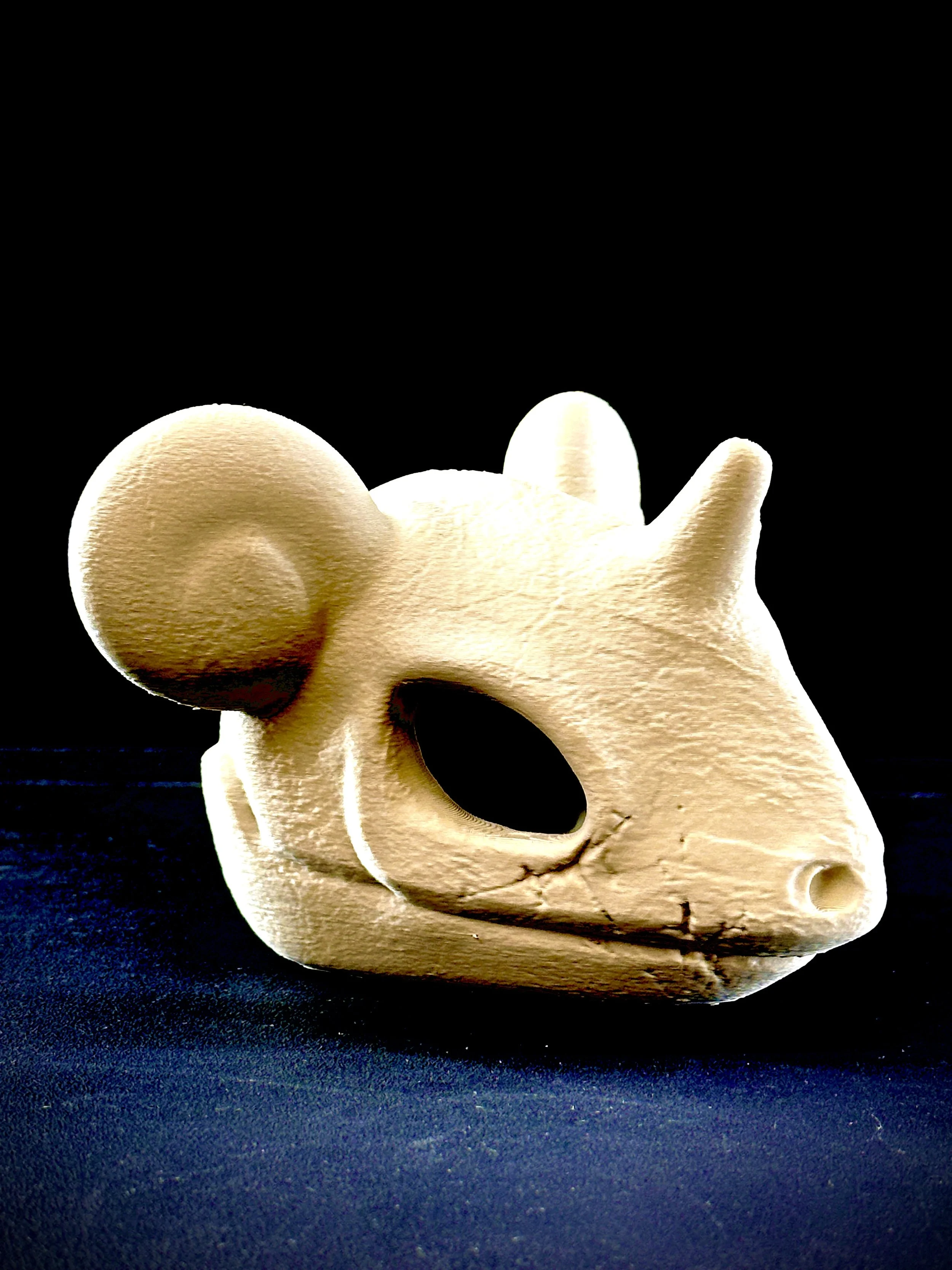 Figura calavera de Pokémon impresa en filamento.