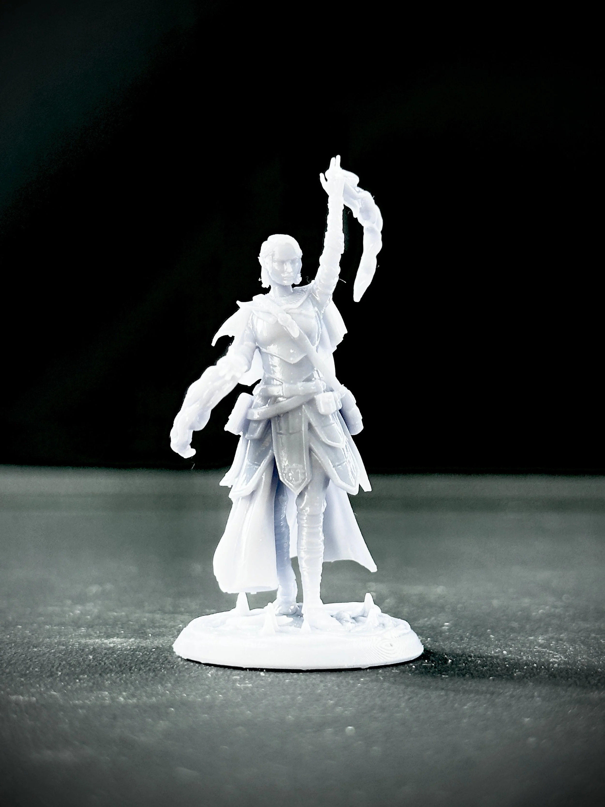 Miniatura impresa en resina de fantasía oscura.