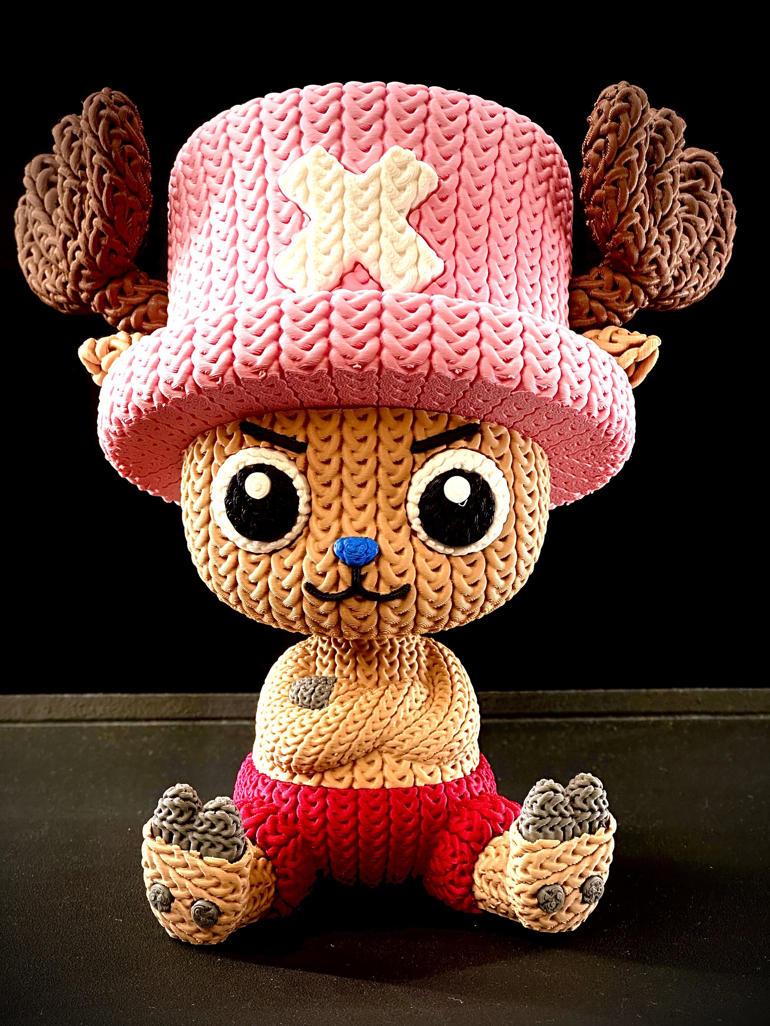 Impresión de One Piece en filamento a color simulando crochet.