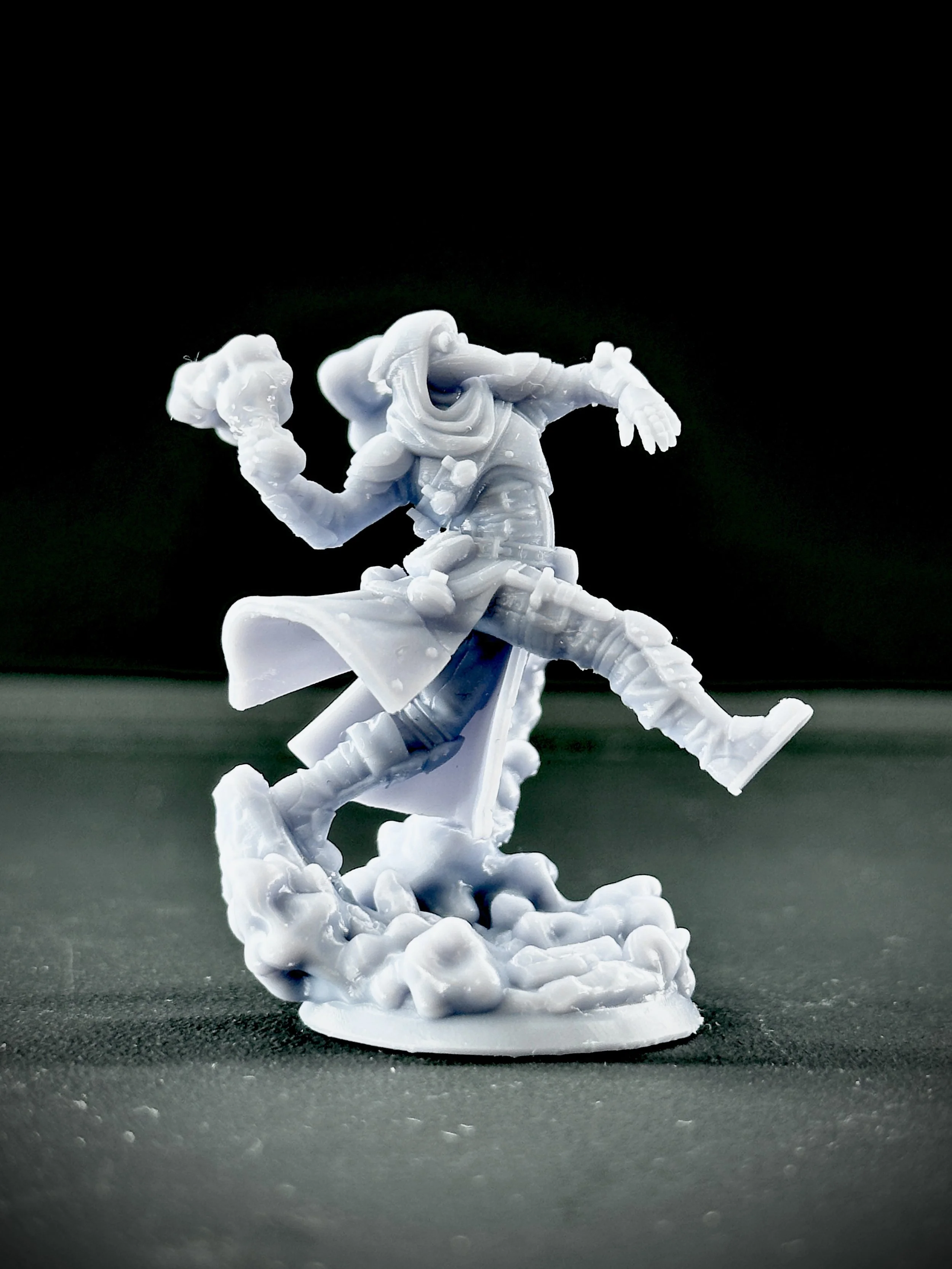 Miniatura impresa en resina de fantasía oscura.