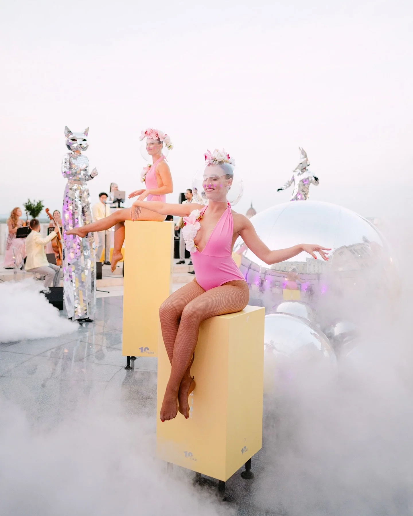 When we were invited back in February to organize our partner&rsquo;s 10th anniversary celebration, we instantly knew this would be a truly special project 🙏🏼💫

What brought us the greatest joy was the complete trust we received, allowing us to fu