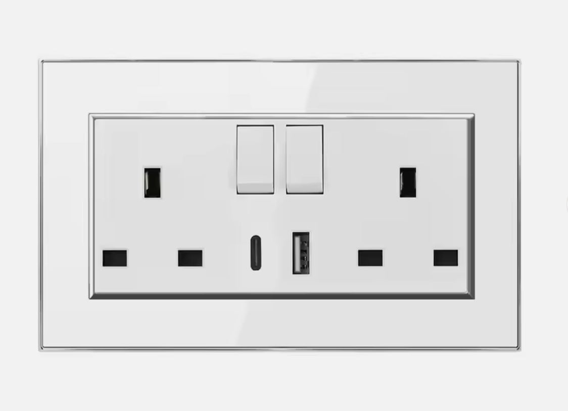 Luxury Gloss White Socket with USB Port