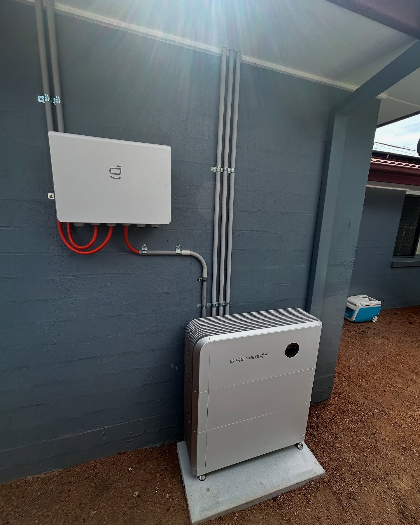 We had the pleasure of helping @fused_electrical_co install another @sigenergy_official solar and battery system for their client this week. We love the design of these inverter and battery stacks which can be added onto in the future for extra batte